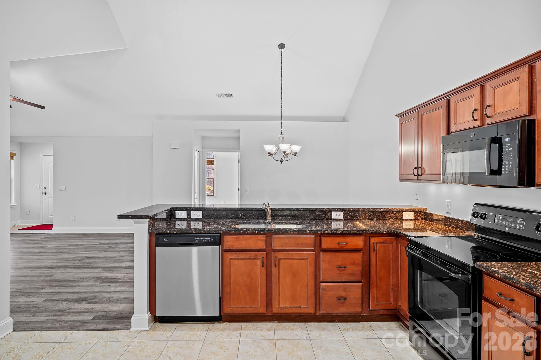 6 Mountain Meadow Circle — Weaverville