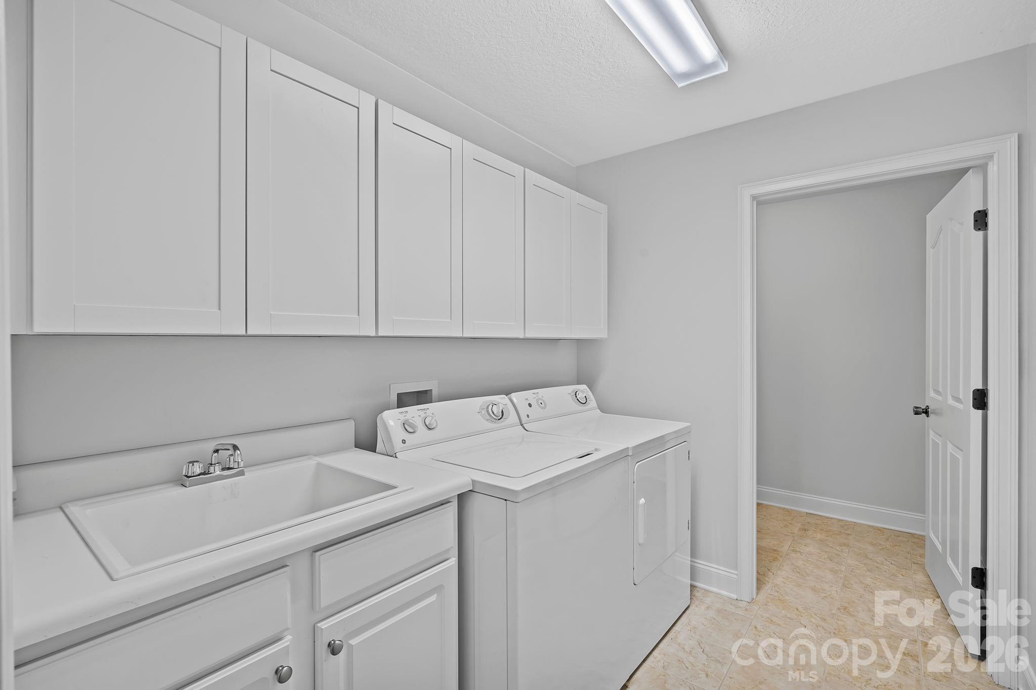 6 Mountain Meadow Circle — Weaverville