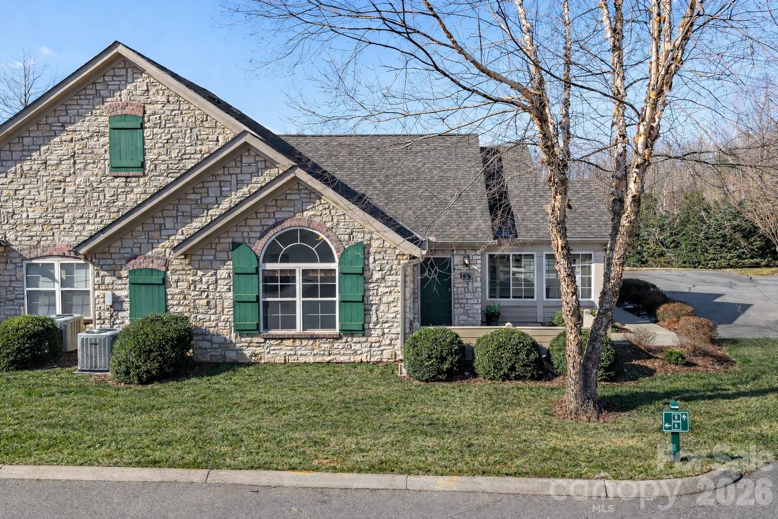 6 Mountain Meadow Circle — Weaverville
