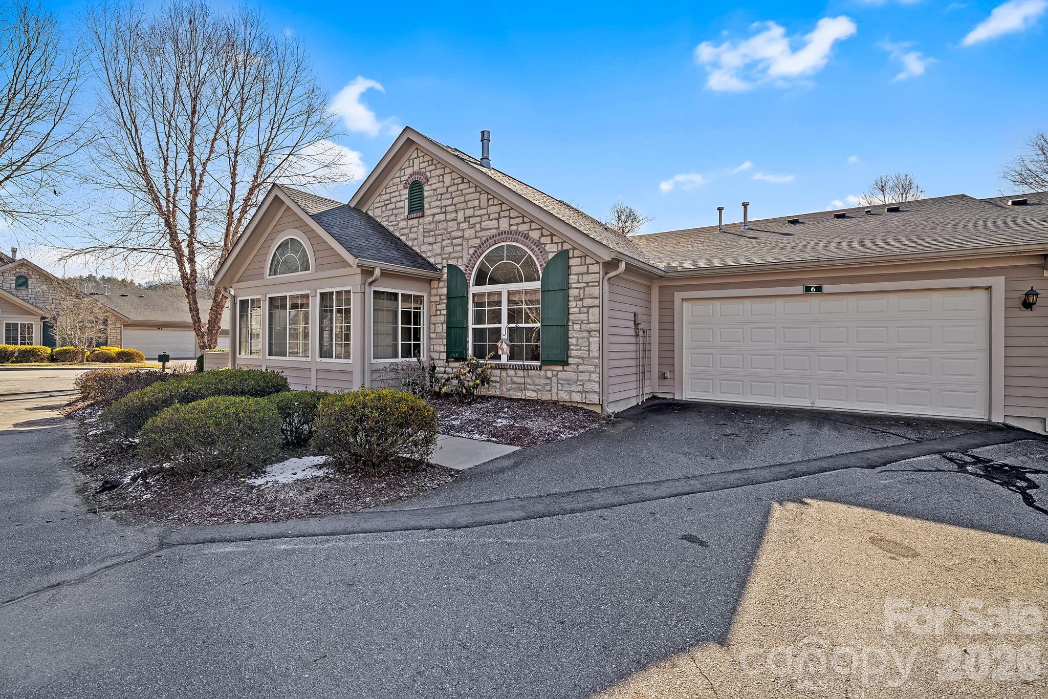 6 Mountain Meadow Circle — Weaverville