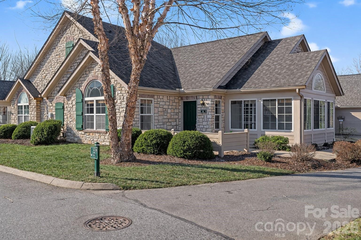 6 Mountain Meadow Circle — Weaverville