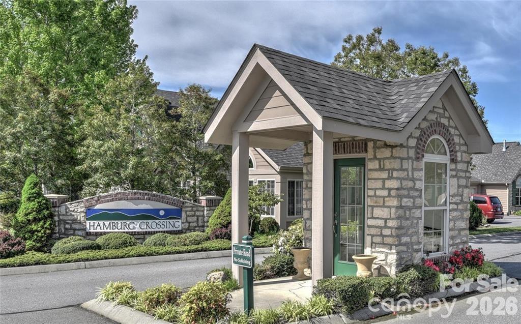 6 Mountain Meadow Circle — Weaverville