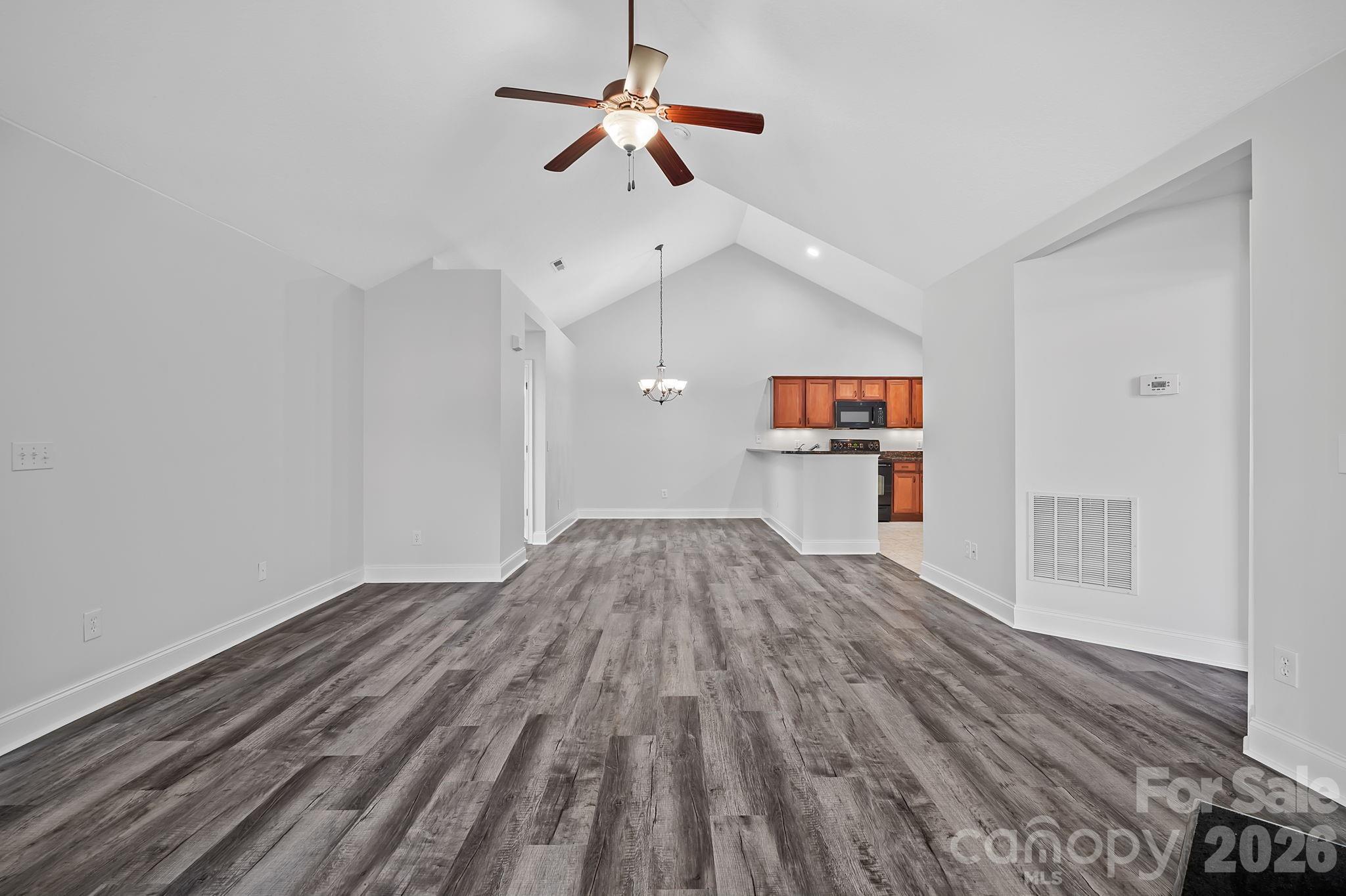 6 Mountain Meadow Circle — Weaverville