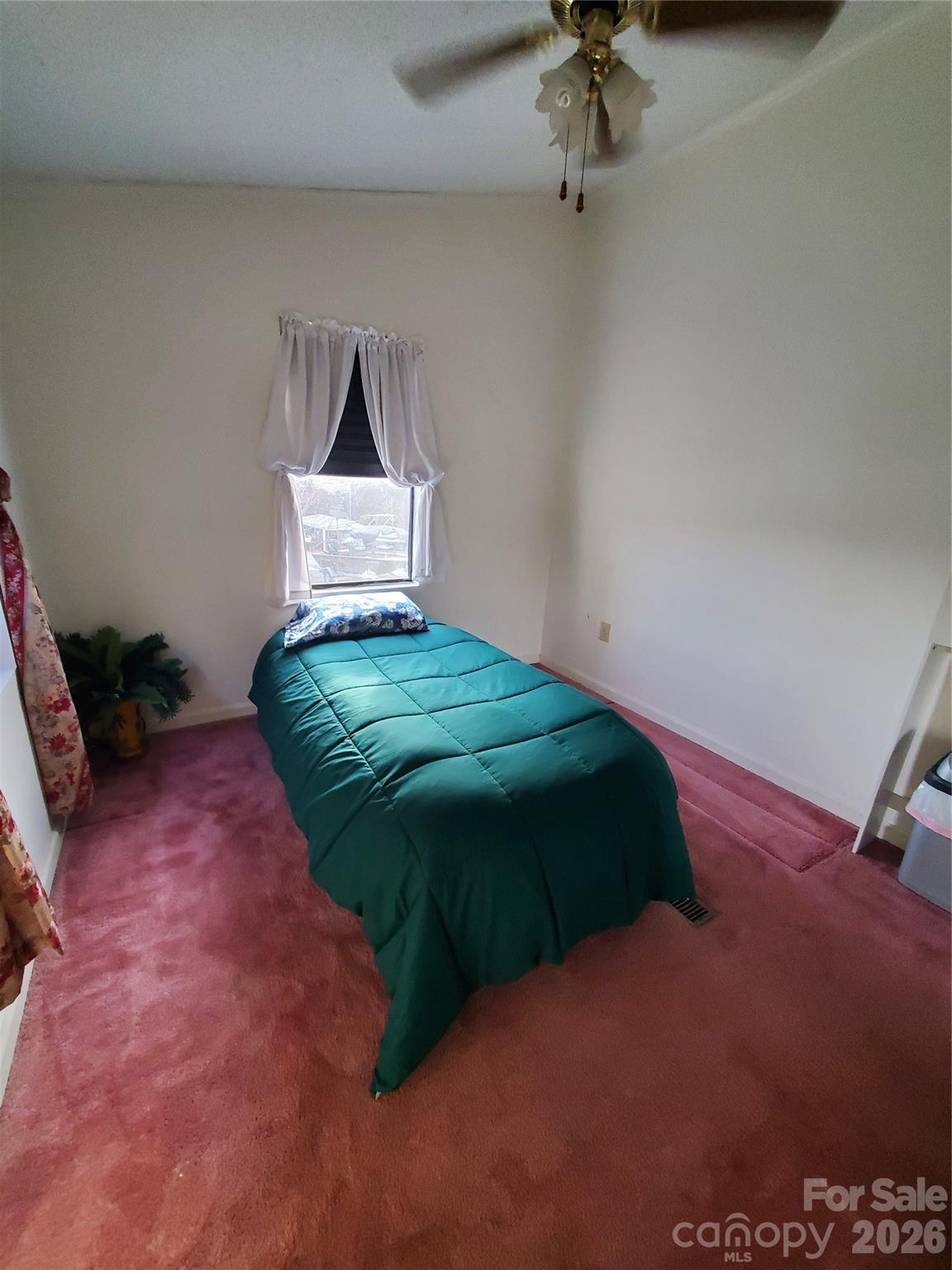 101 N Cardinal Drive — New London