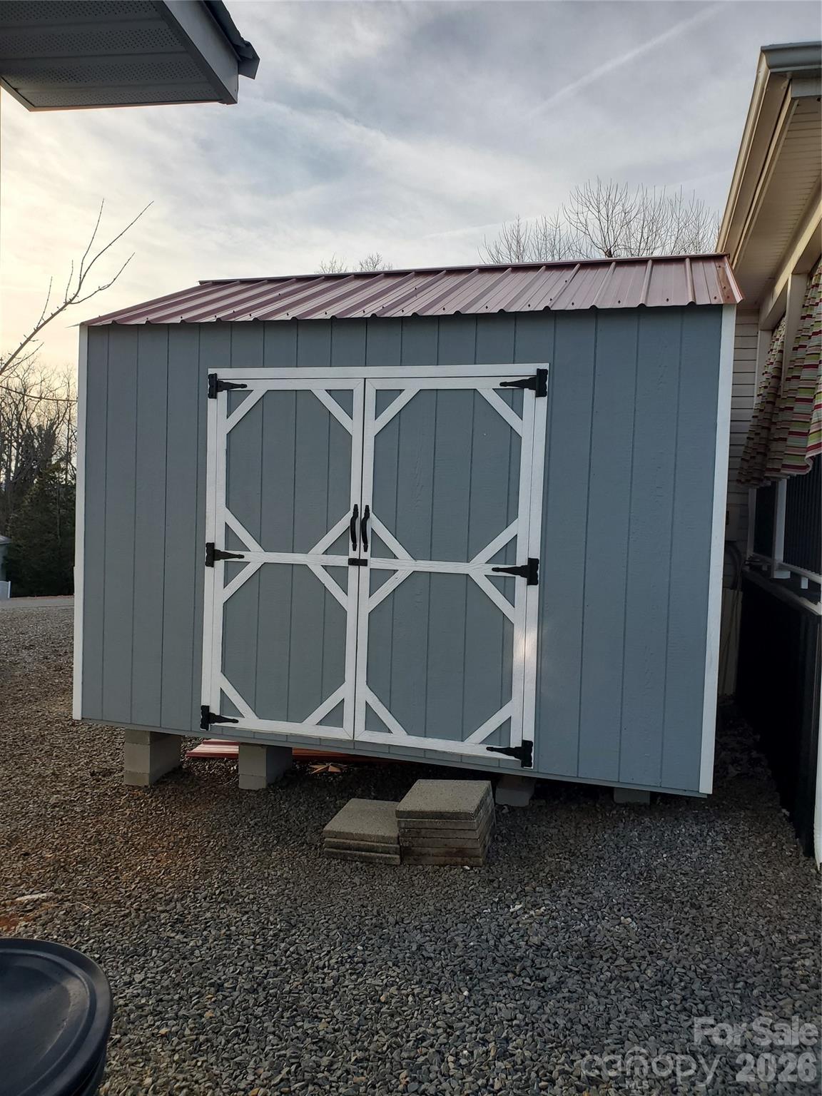 101 N Cardinal Drive — New London