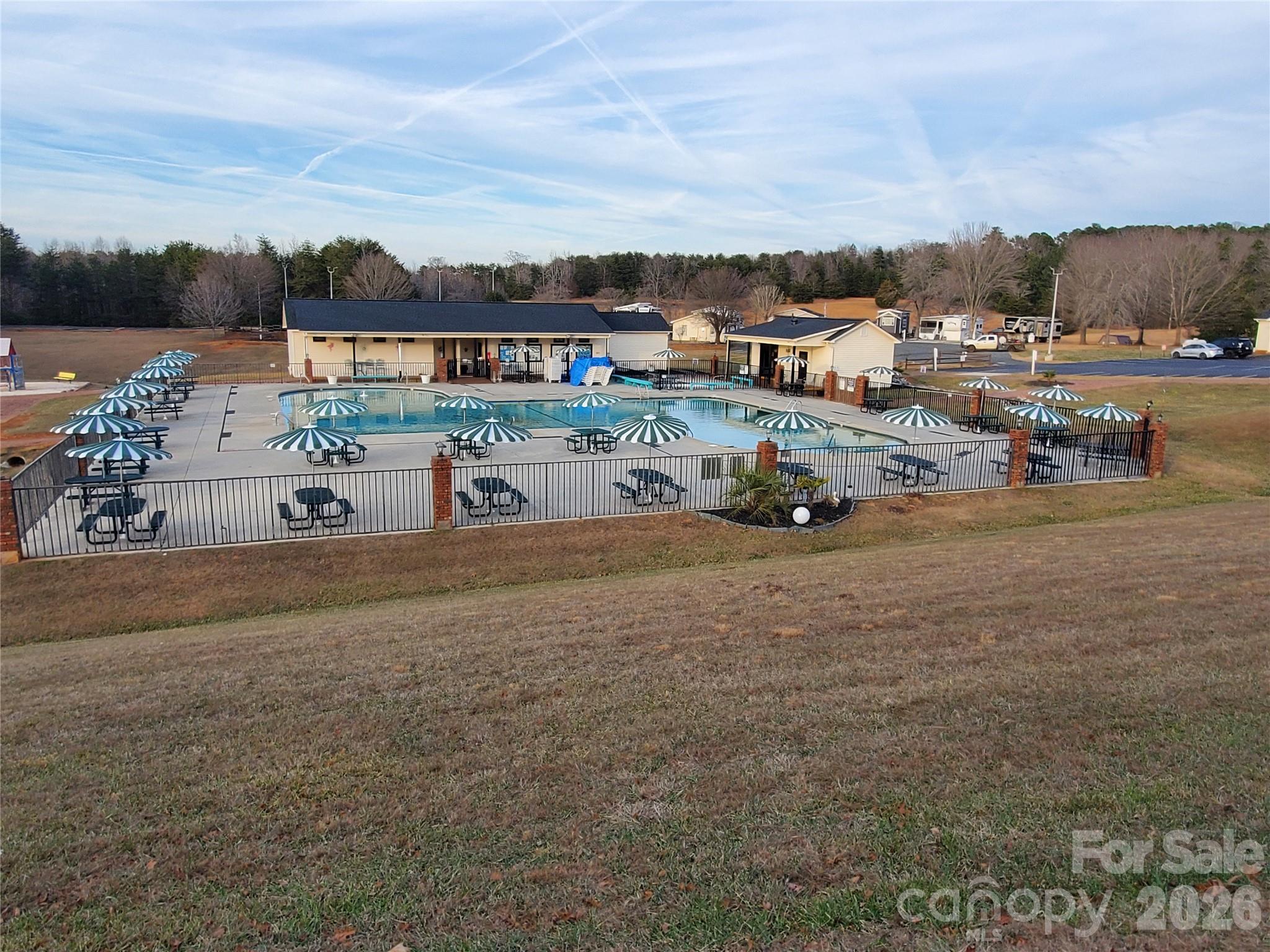 101 N Cardinal Drive — New London