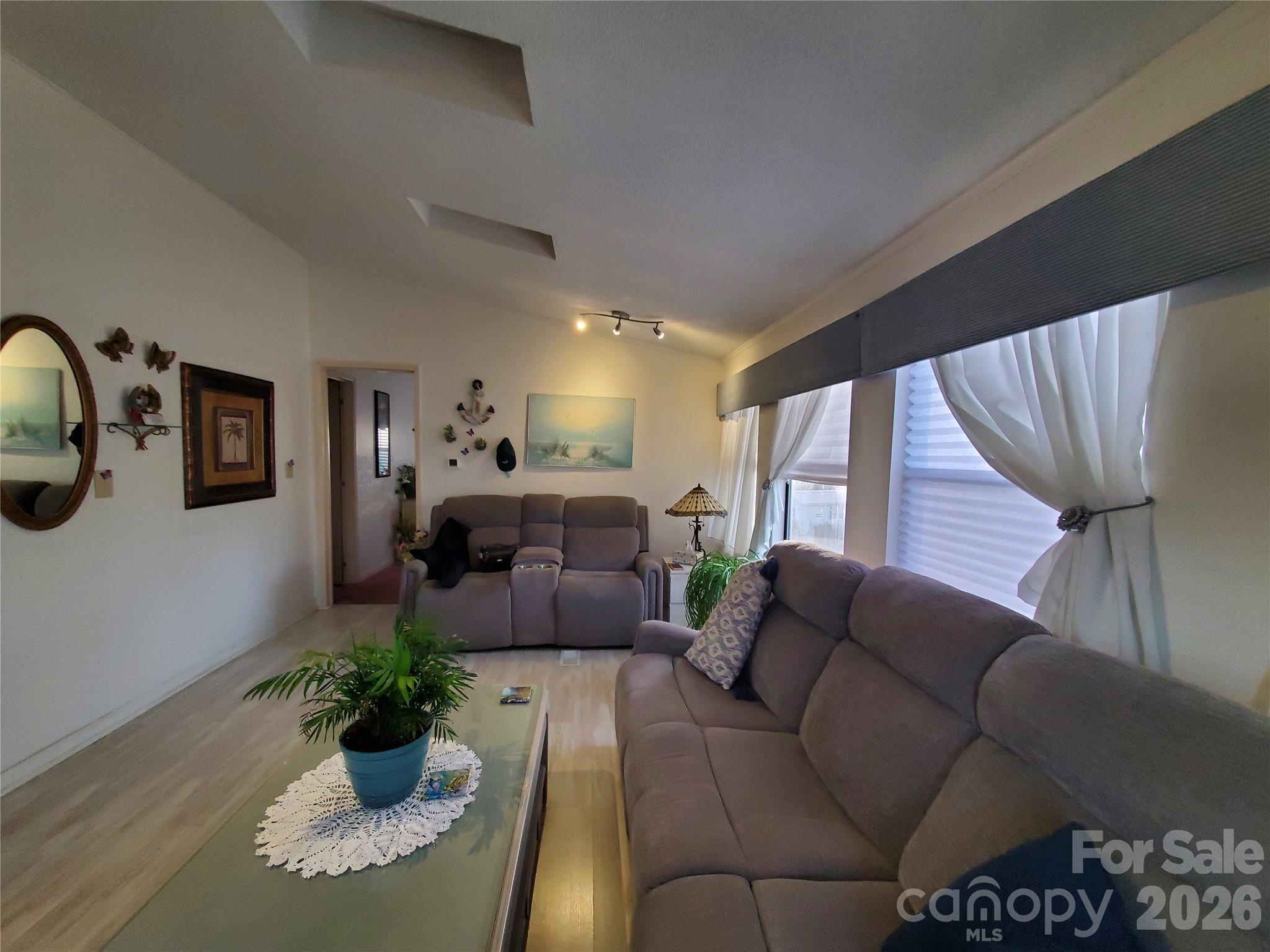 101 N Cardinal Drive — New London