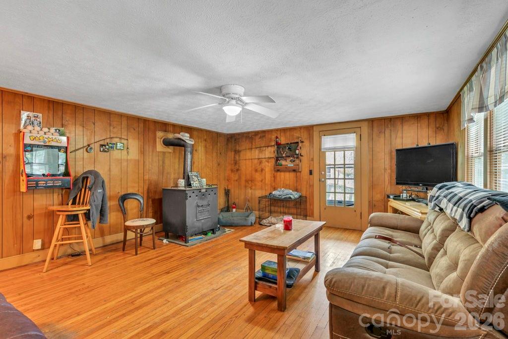 1068 Laurel Branch Road — Vilas