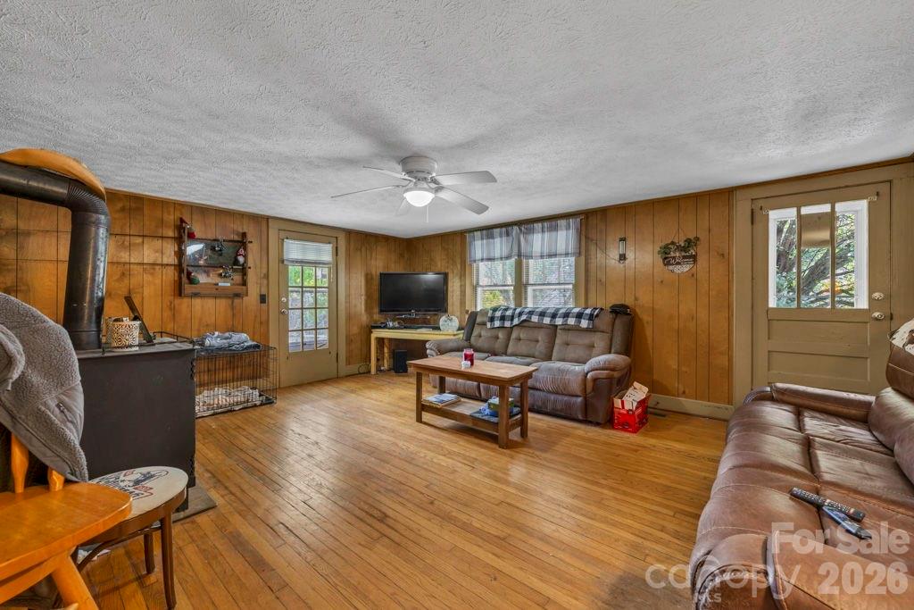 1068 Laurel Branch Road — Vilas