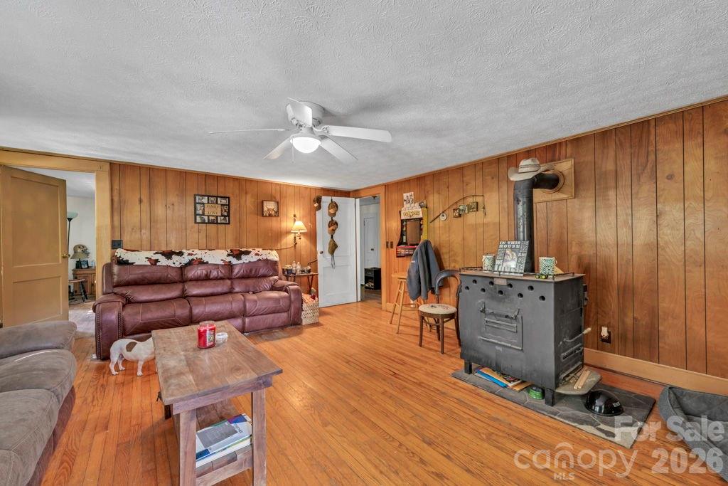 1068 Laurel Branch Road — Vilas