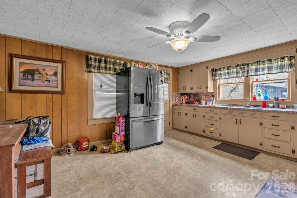 1068 Laurel Branch Road — Vilas