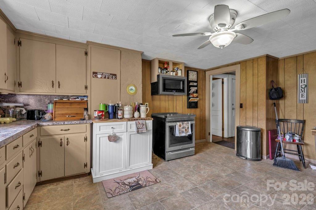 1068 Laurel Branch Road — Vilas
