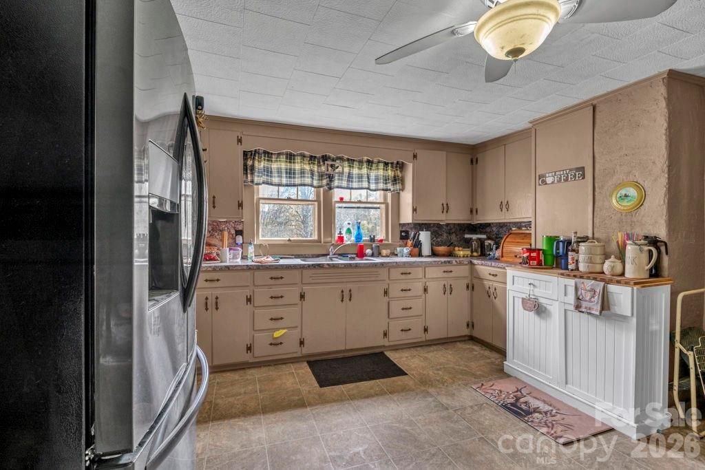 1068 Laurel Branch Road — Vilas