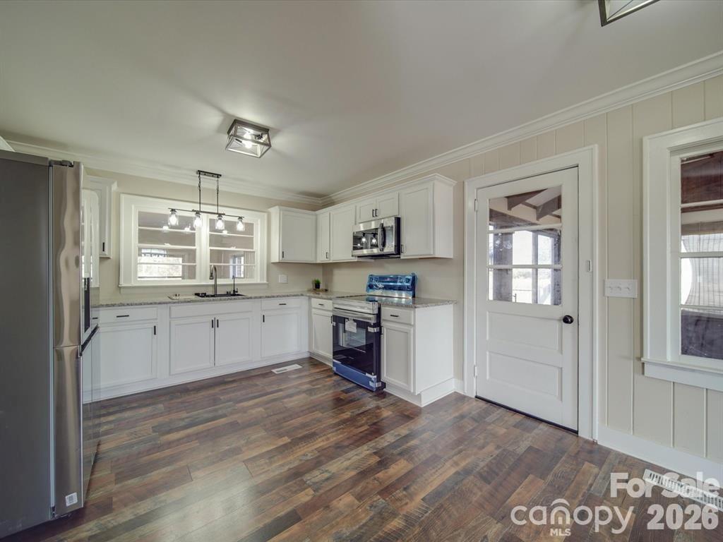 2228 W Market Street — Cheraw