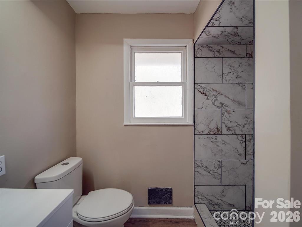 2228 W Market Street — Cheraw