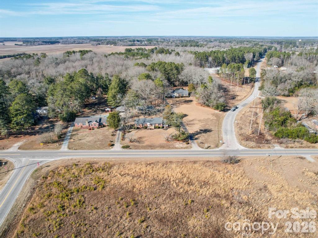 2228 W Market Street — Cheraw
