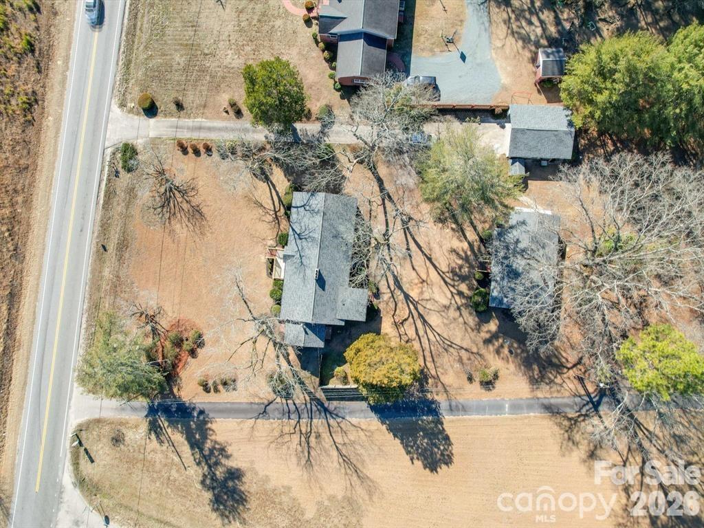 2228 W Market Street — Cheraw