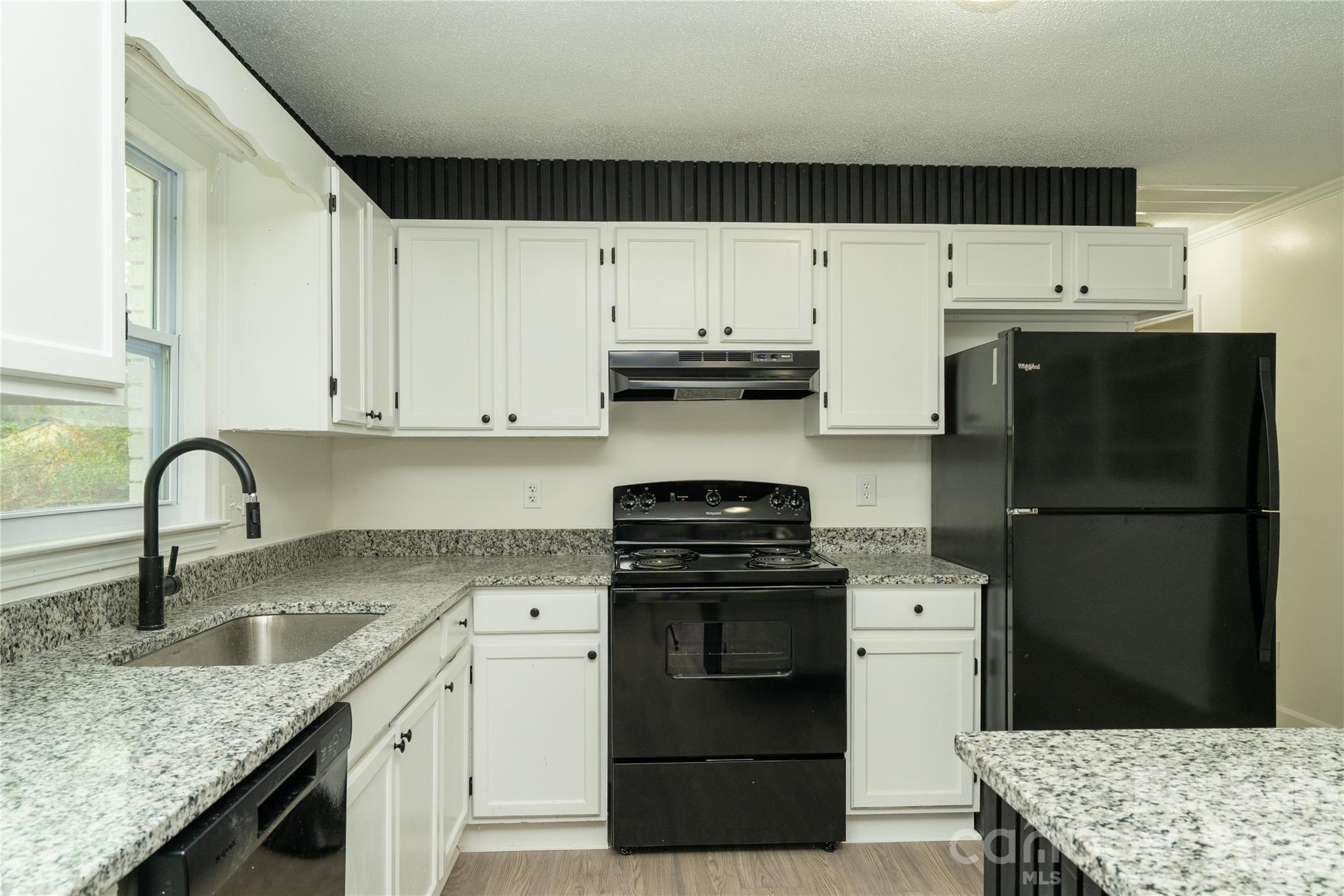 3115 Crestview Drive — Florence