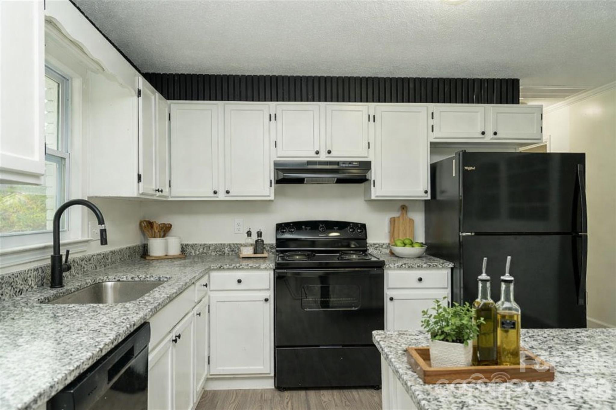 3115 Crestview Drive — Florence