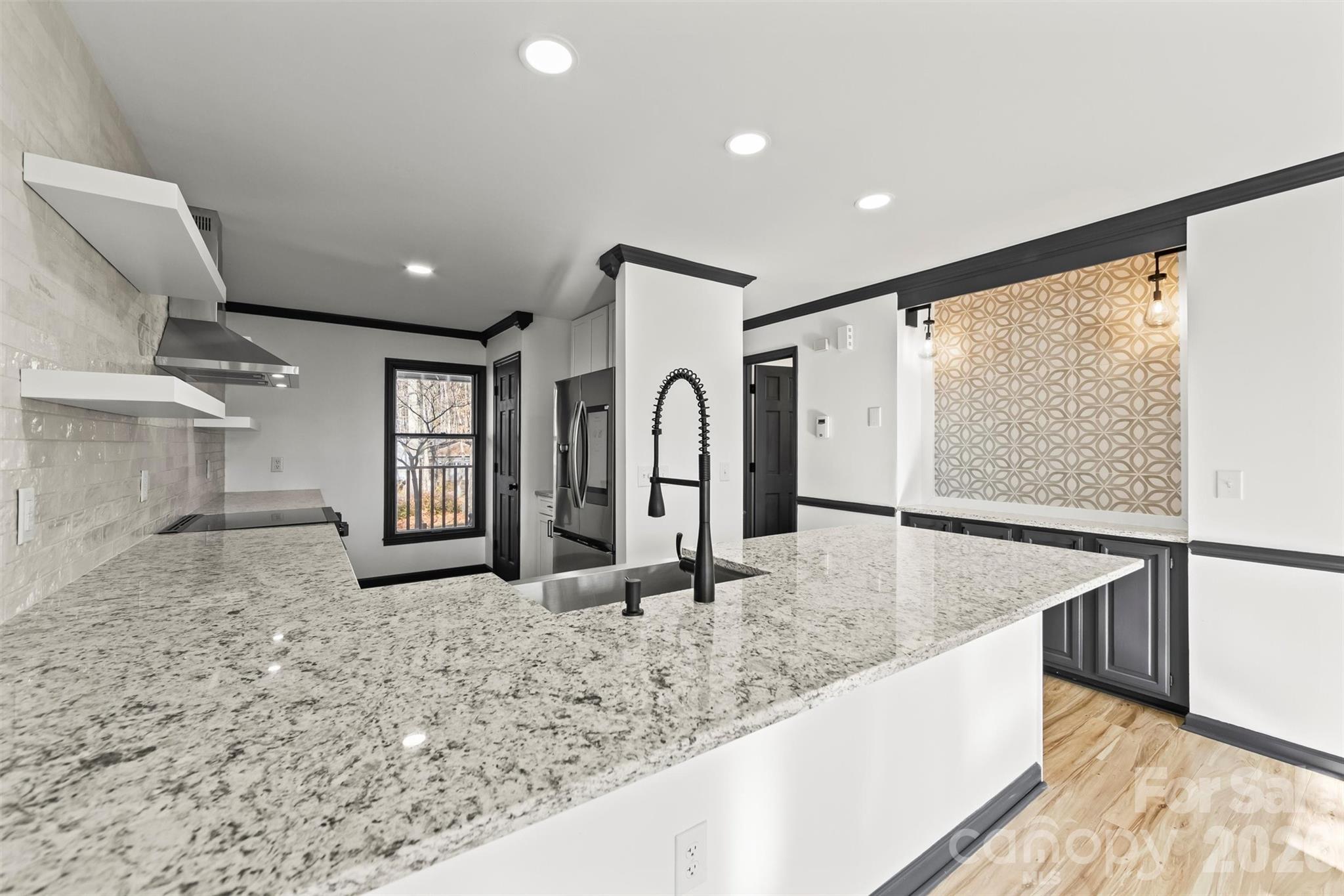 8 Indian Ridge Road — Asheville