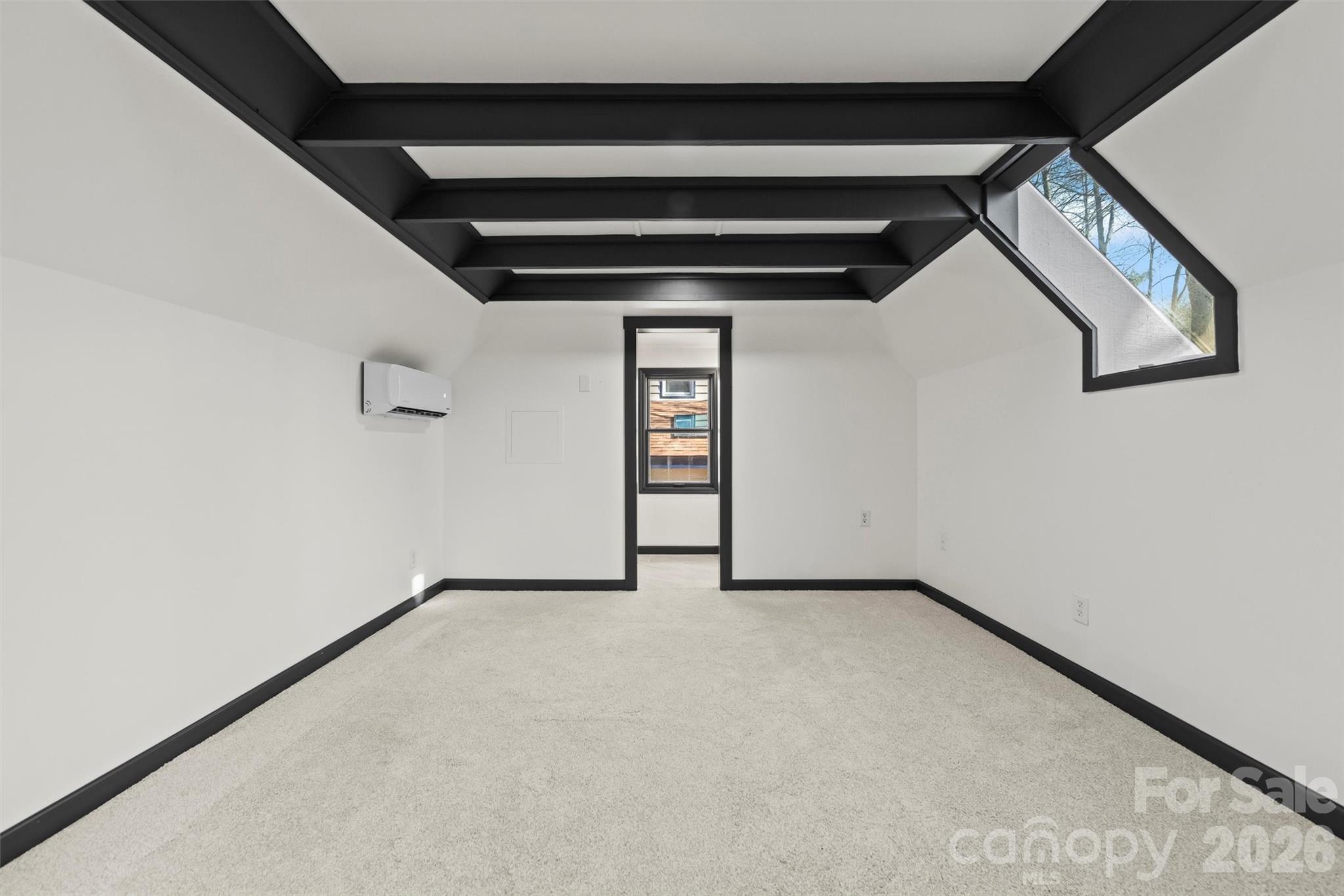 8 Indian Ridge Road — Asheville