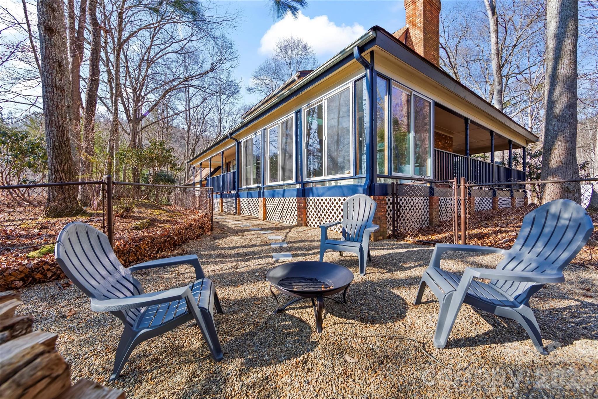 8 Indian Ridge Road — Asheville