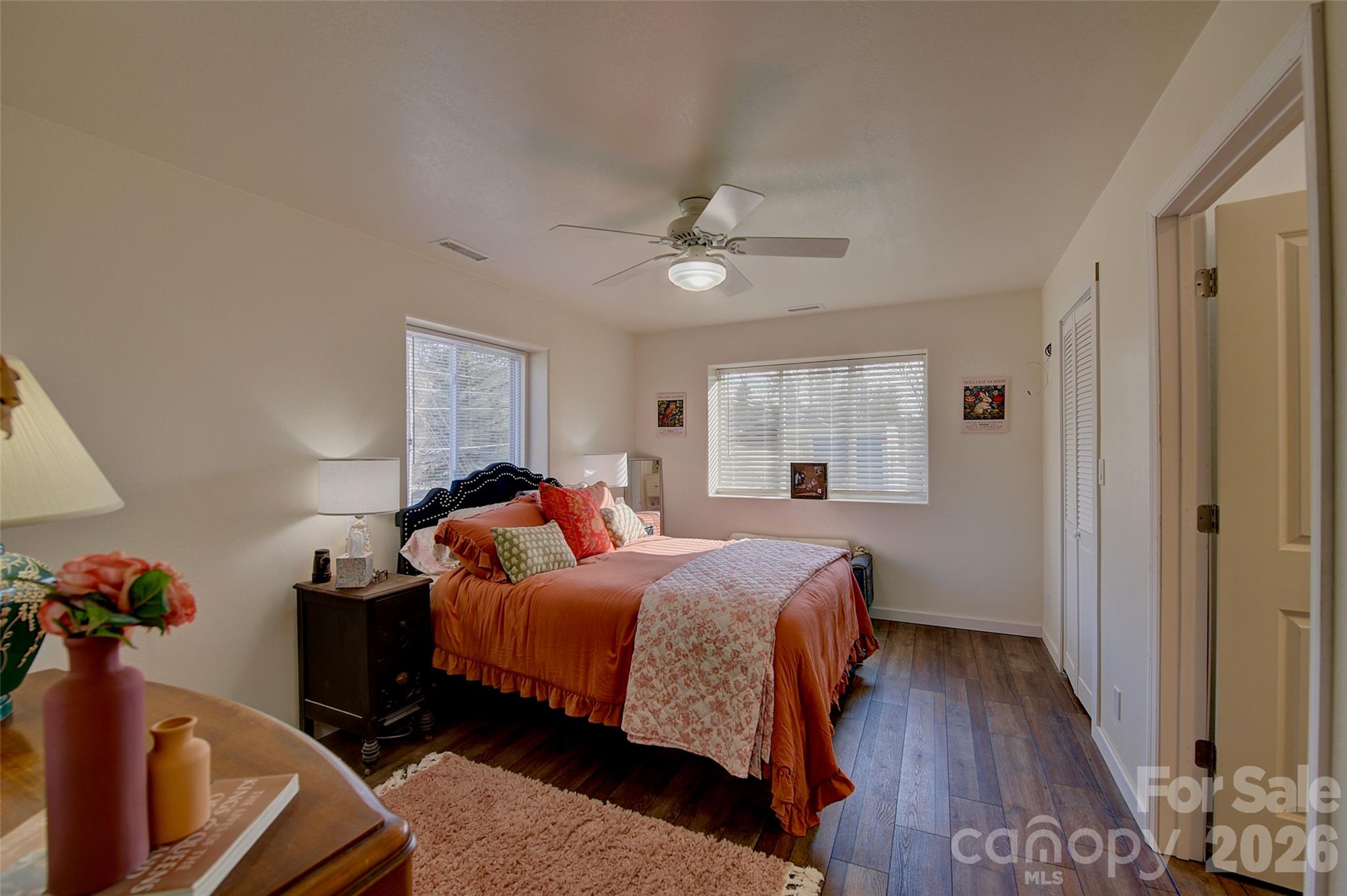 1029 Jacks Creek Road — Burnsville
