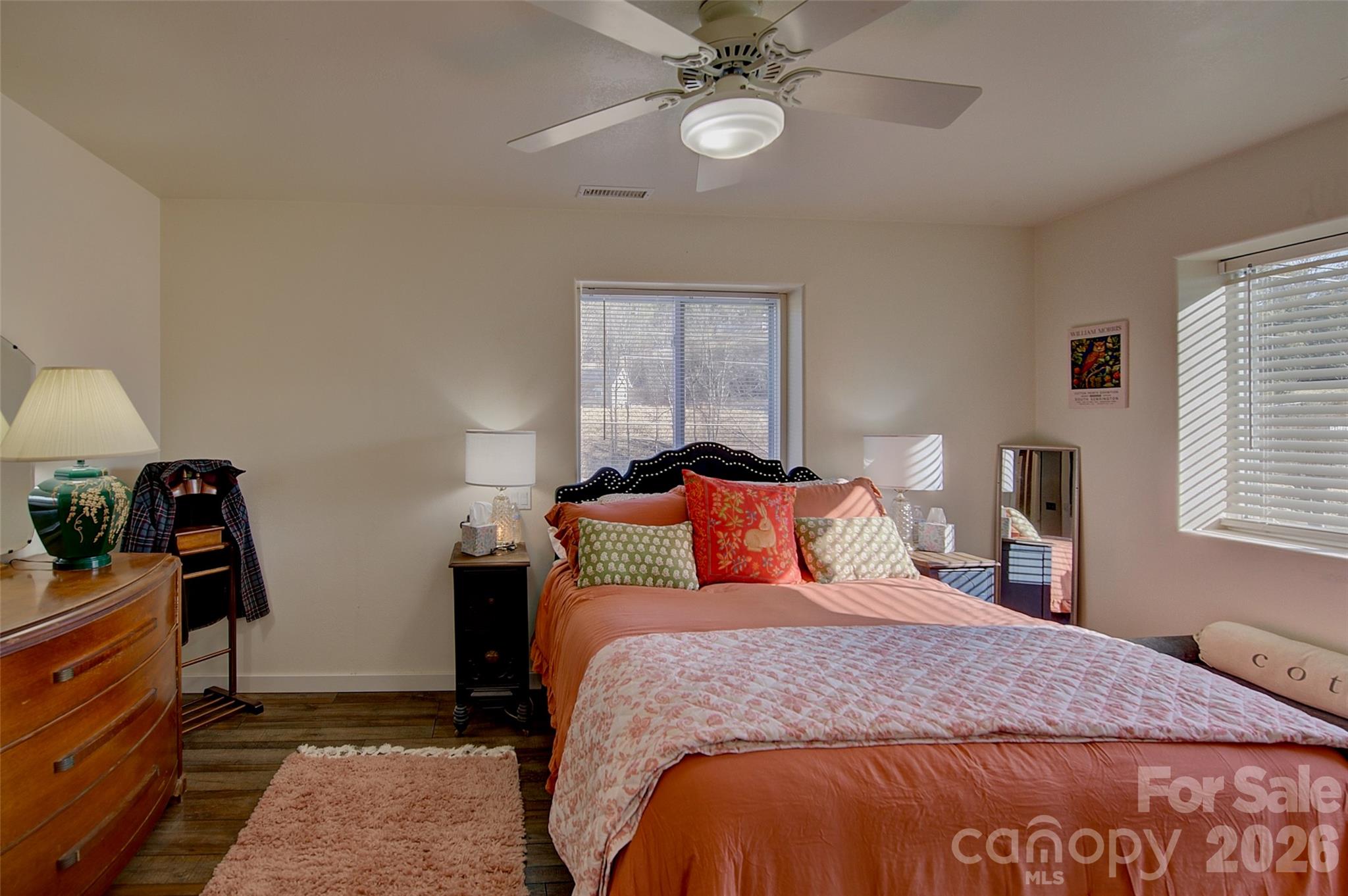 1029 Jacks Creek Road — Burnsville