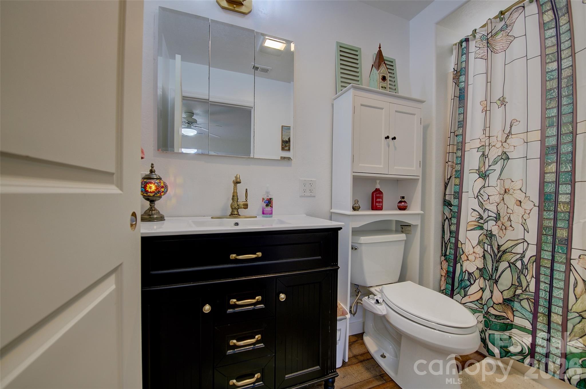 1029 Jacks Creek Road — Burnsville