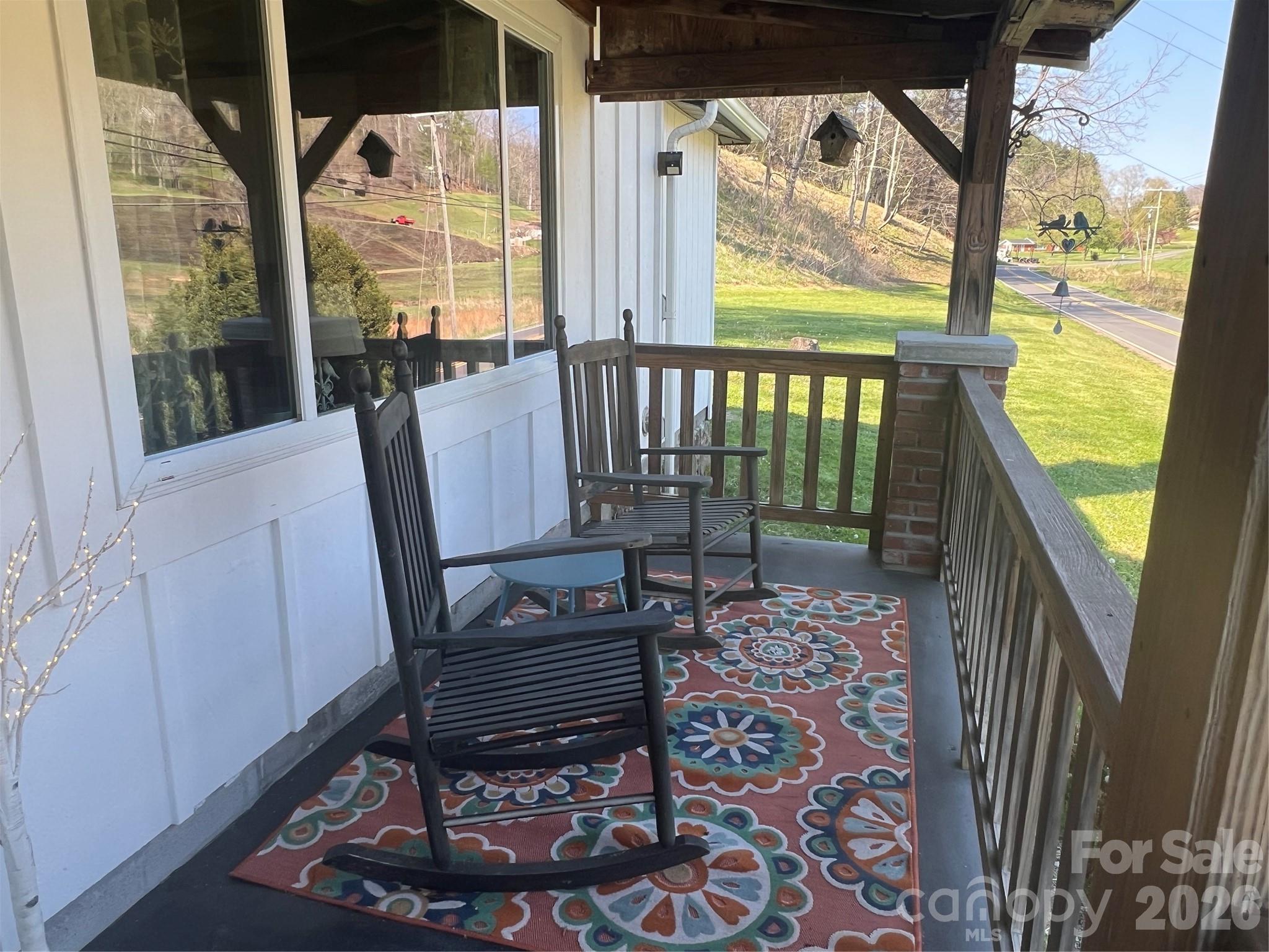1029 Jacks Creek Road — Burnsville