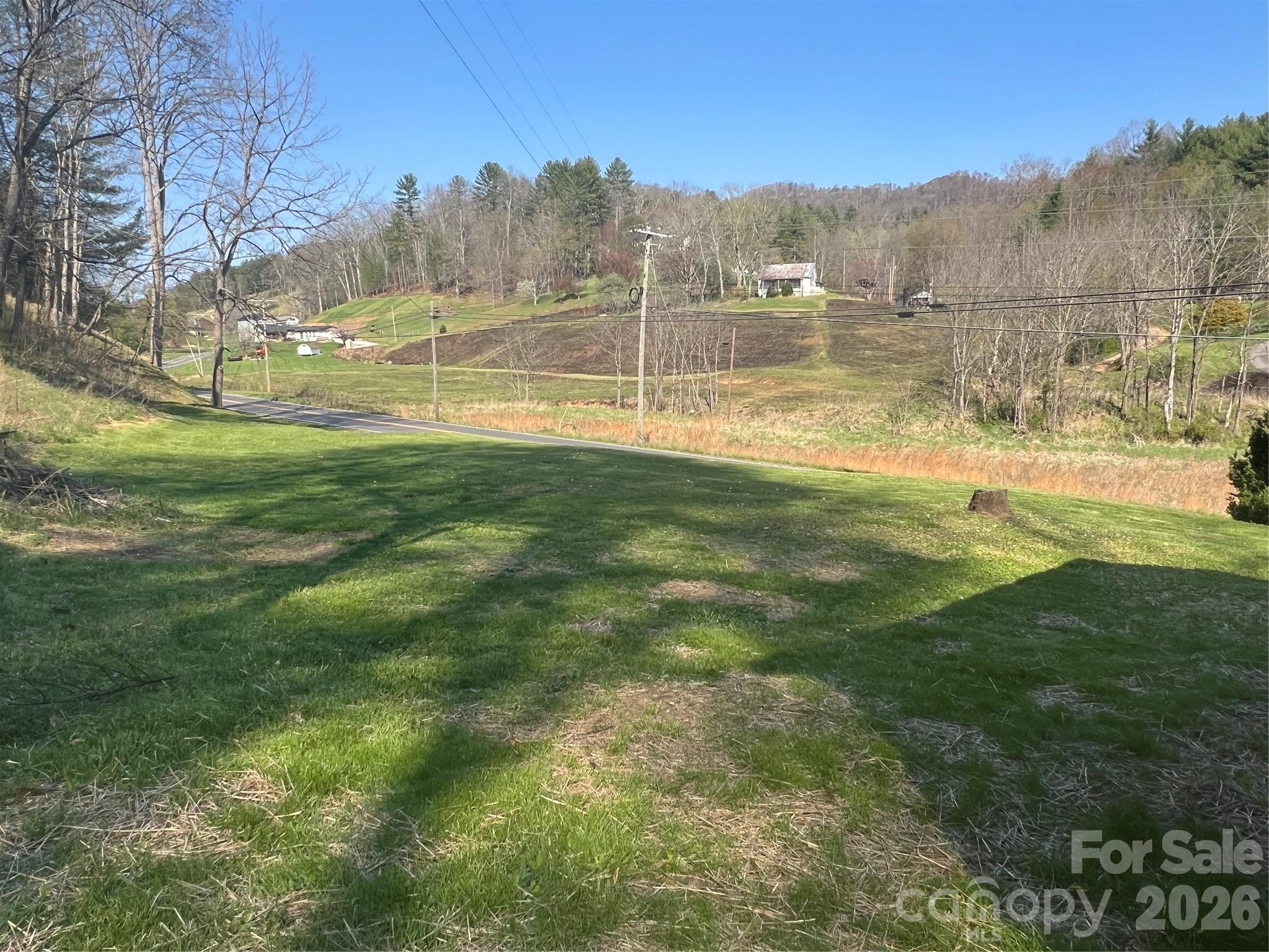 1029 Jacks Creek Road — Burnsville