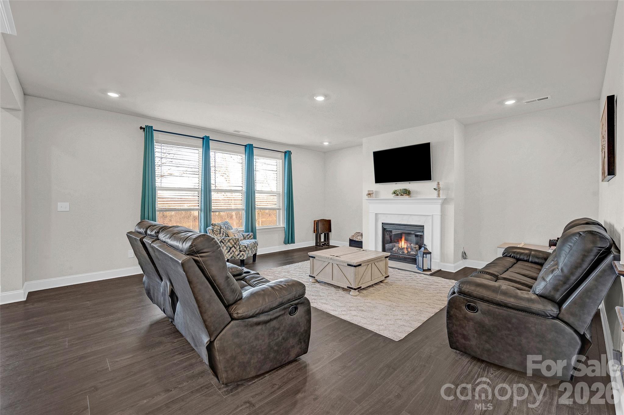 309 W Waterlynn Road — Mooresville