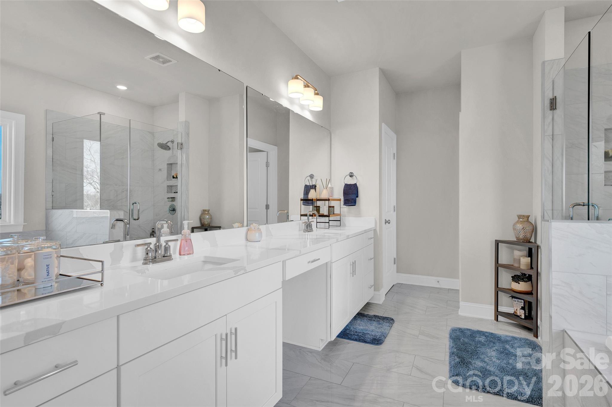 309 W Waterlynn Road — Mooresville