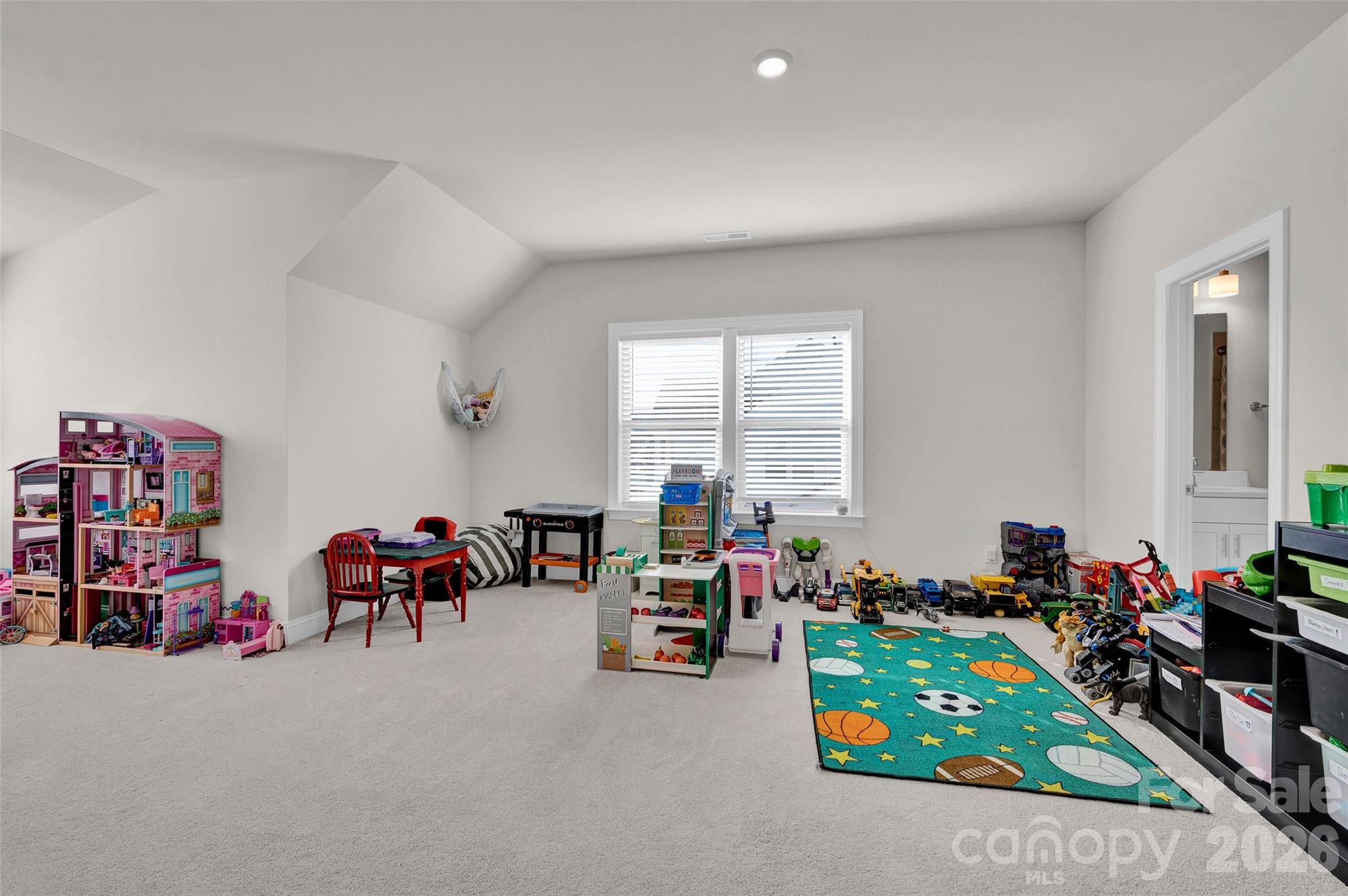 309 W Waterlynn Road — Mooresville