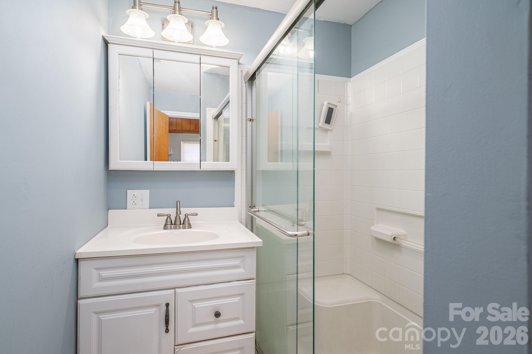 2825 E Long Avenue — Gastonia