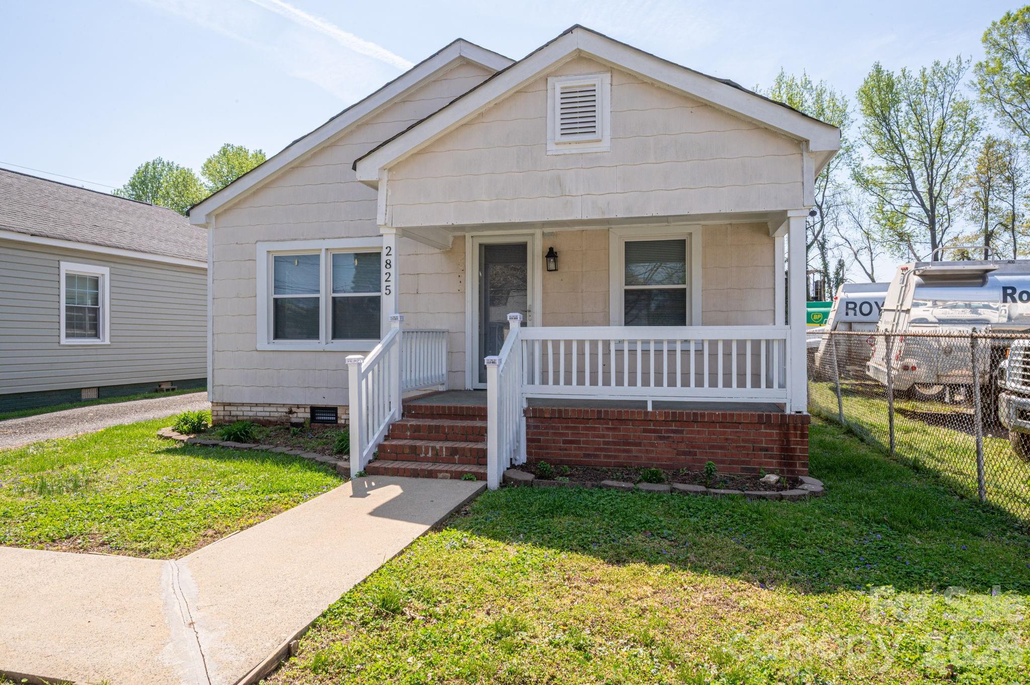 2825 E Long Avenue — Gastonia