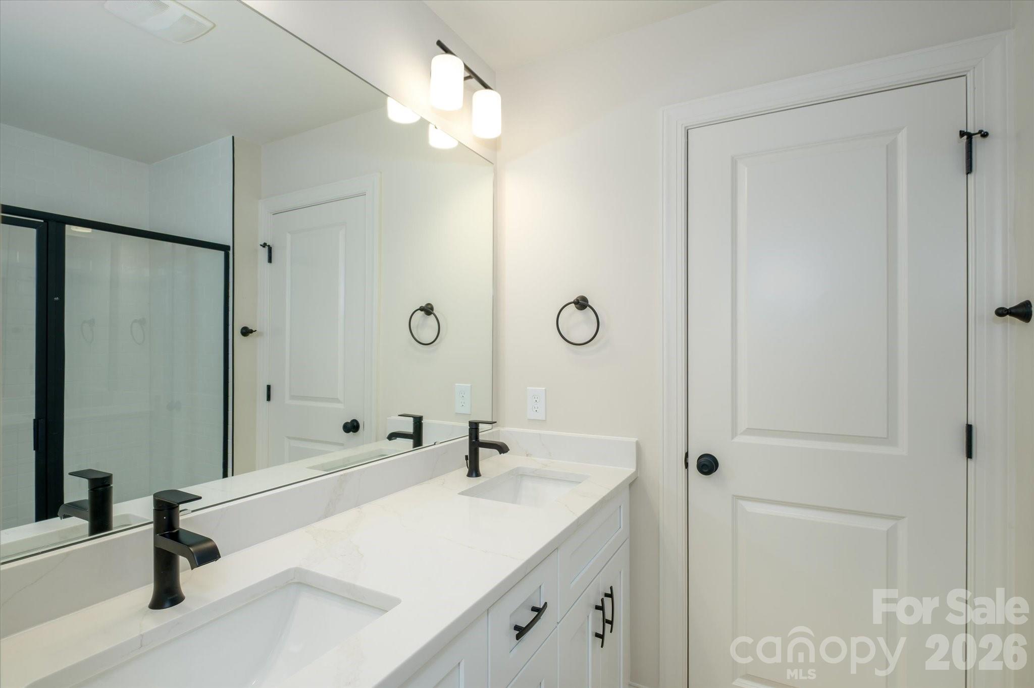 1816 E Greenbriar Road — Statesville