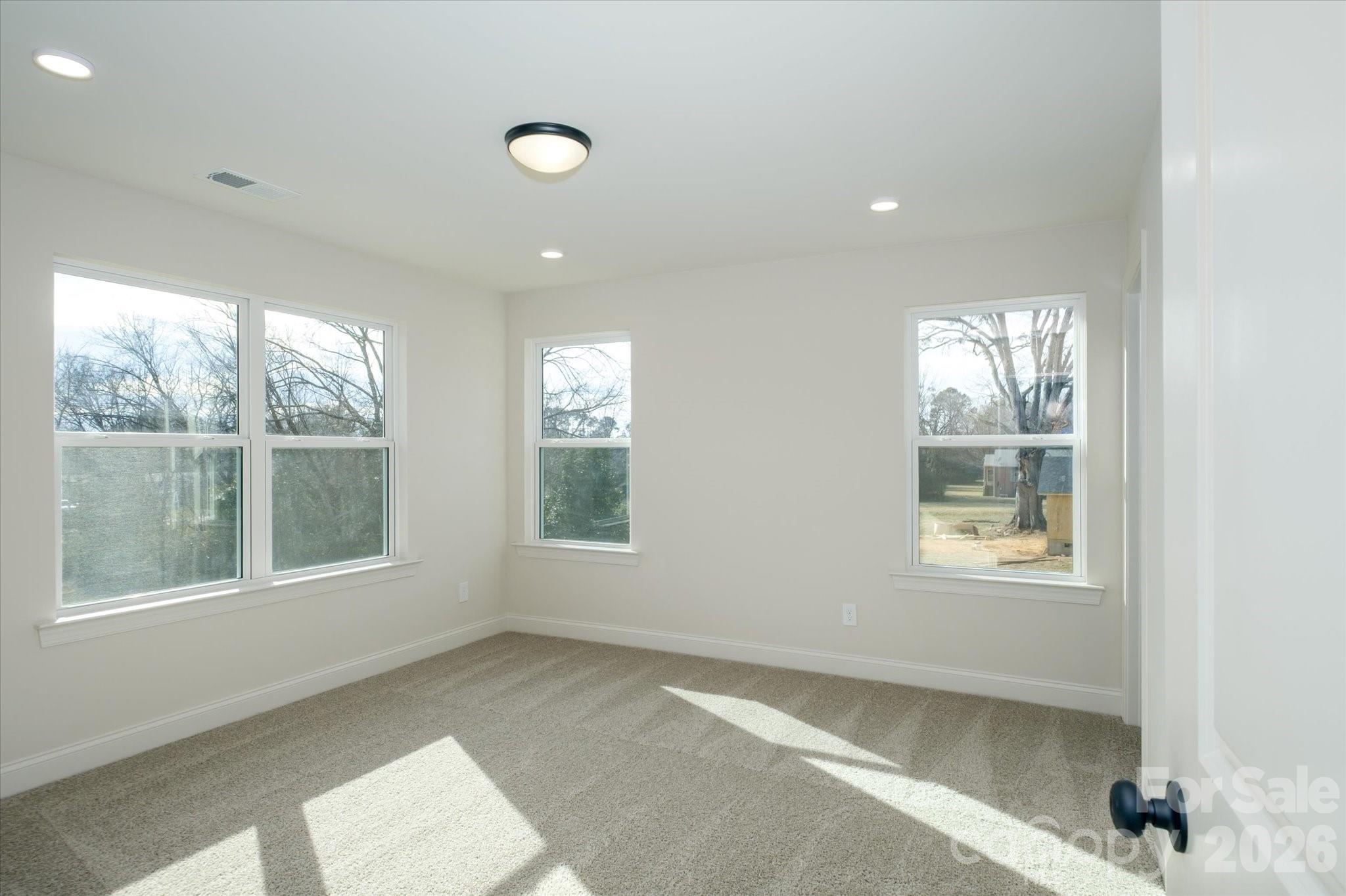1816 E Greenbriar Road — Statesville