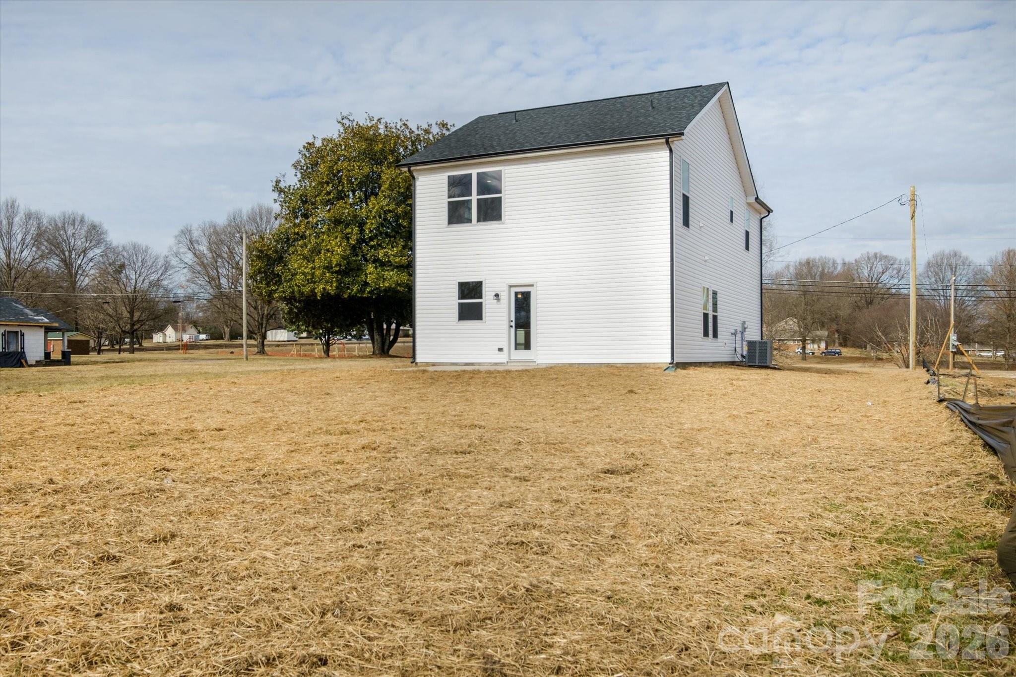 1816 E Greenbriar Road — Statesville