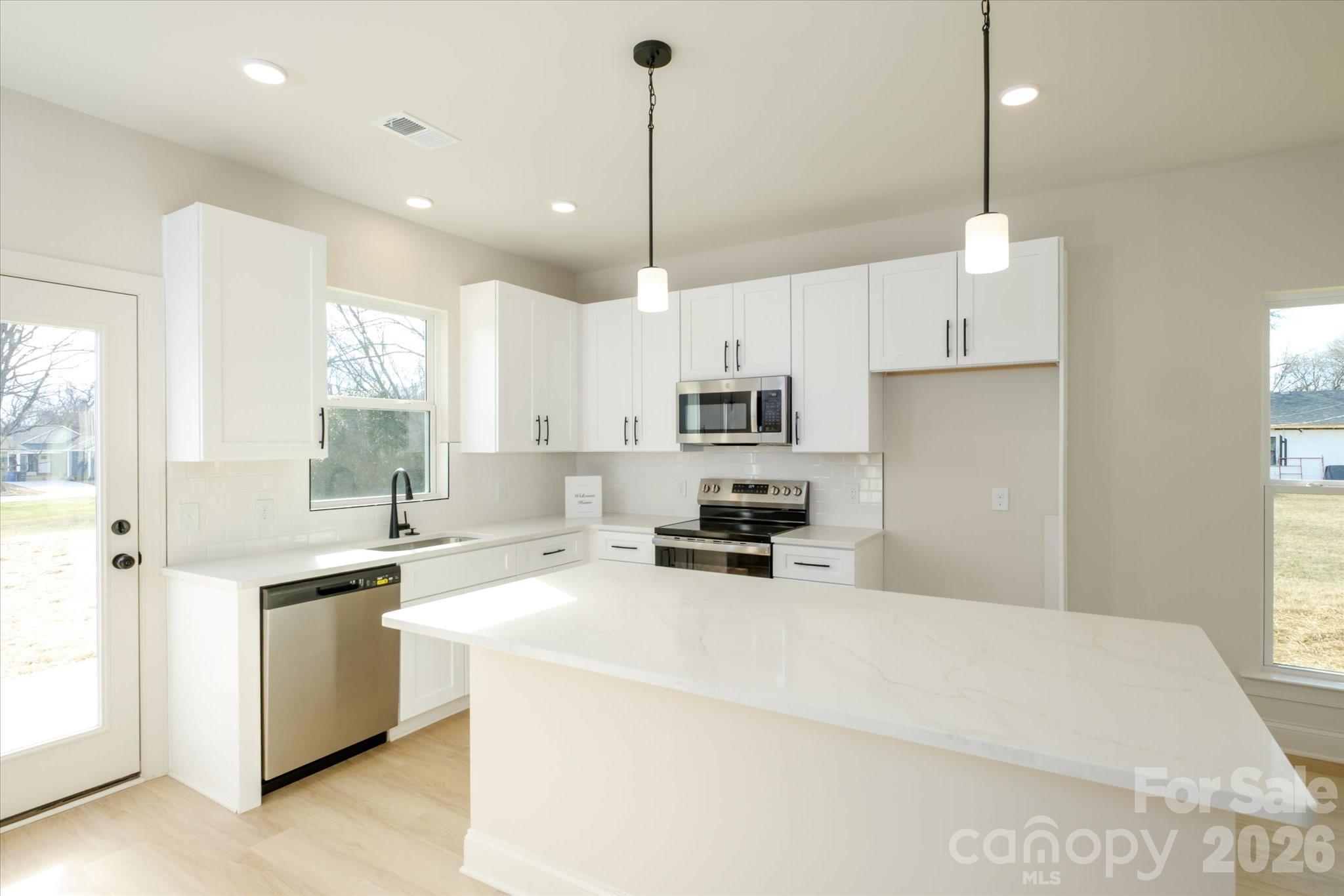 1816 E Greenbriar Road — Statesville