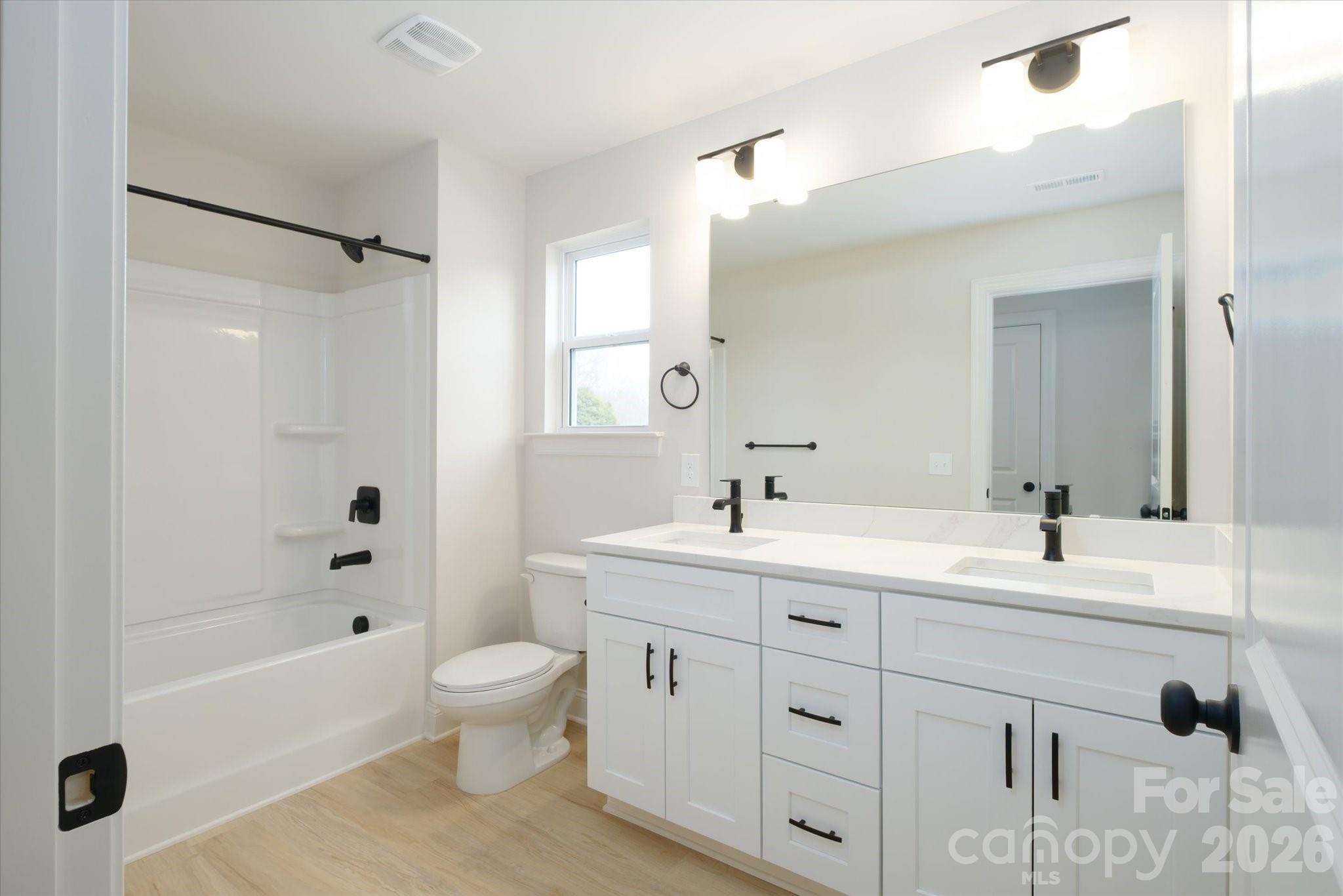 1816 E Greenbriar Road — Statesville