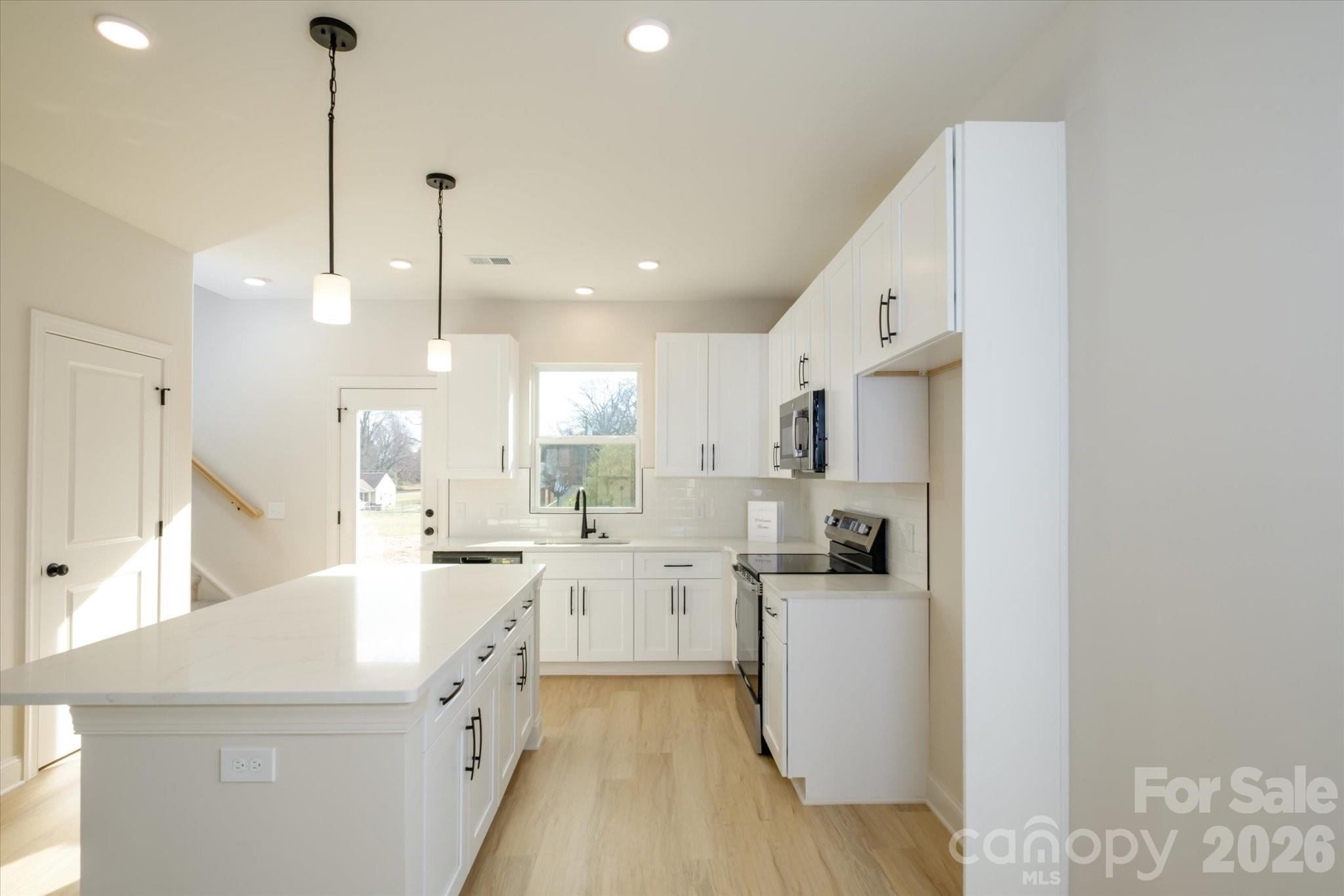 1816 E Greenbriar Road — Statesville
