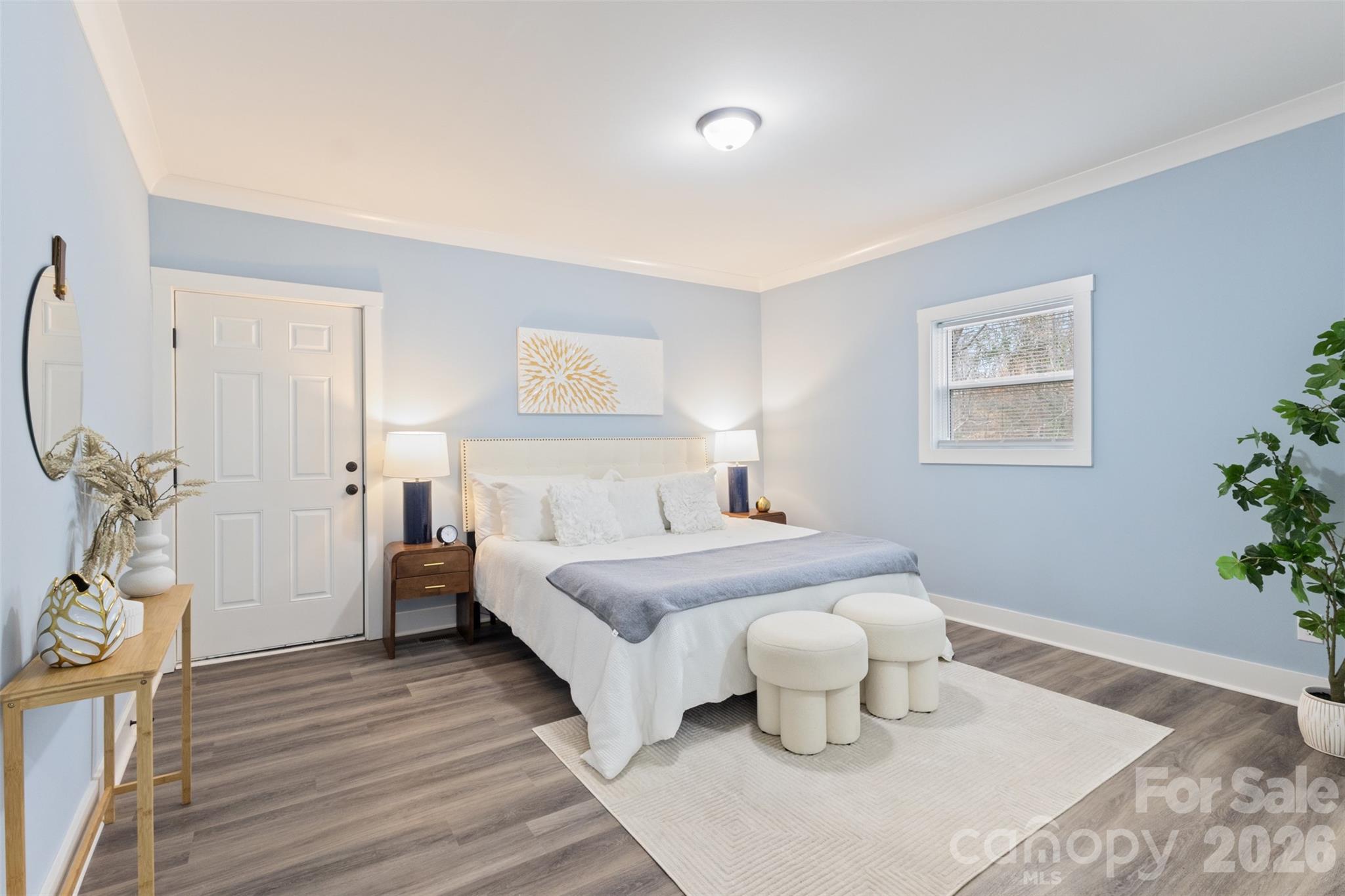 305 E Henry Street — Belmont
