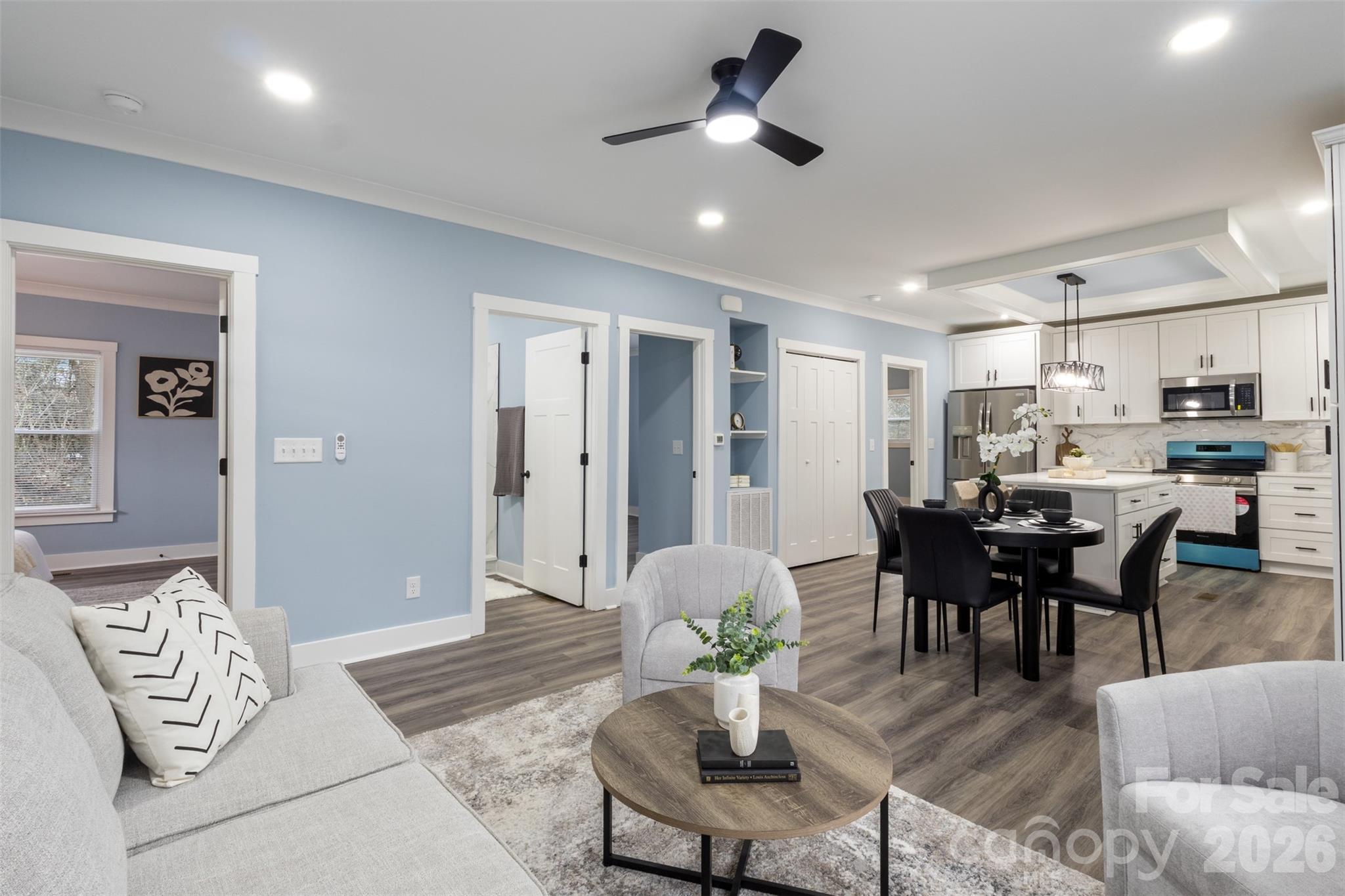 305 E Henry Street — Belmont