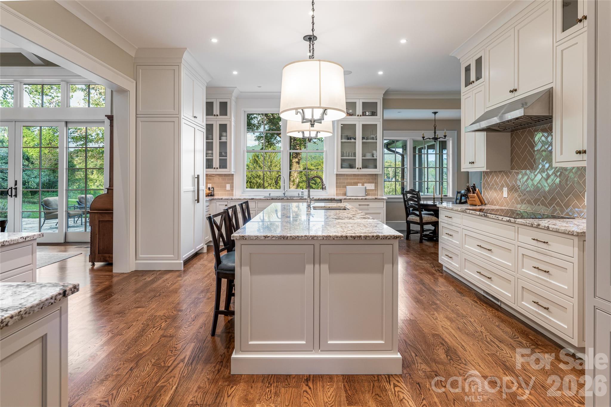 402 Vanderbilt Road — Asheville
