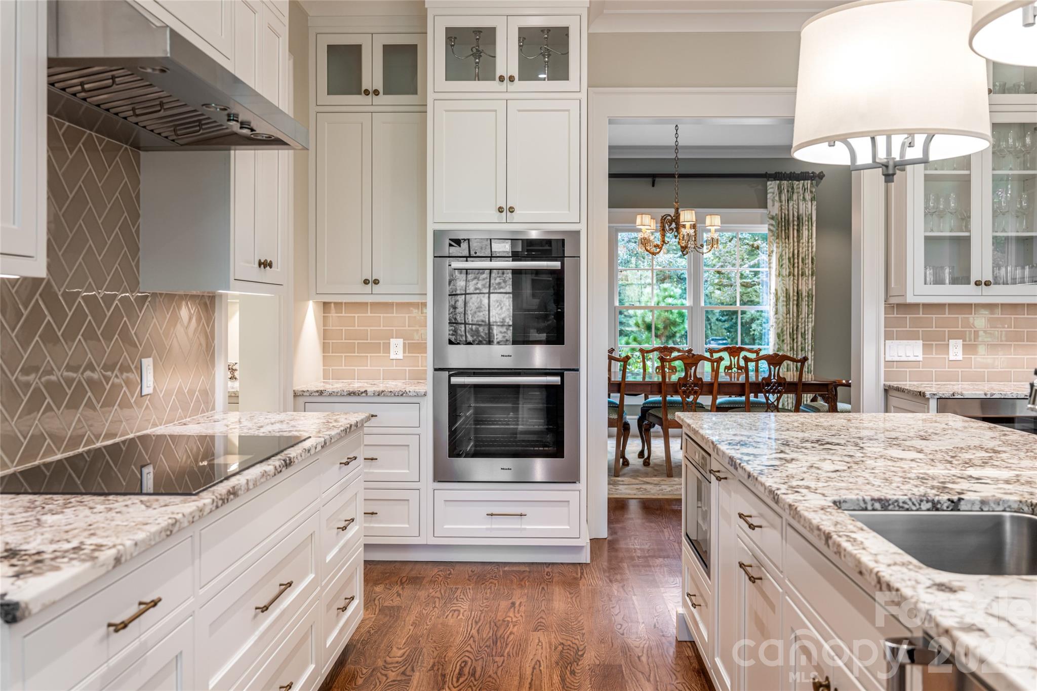 402 Vanderbilt Road — Asheville
