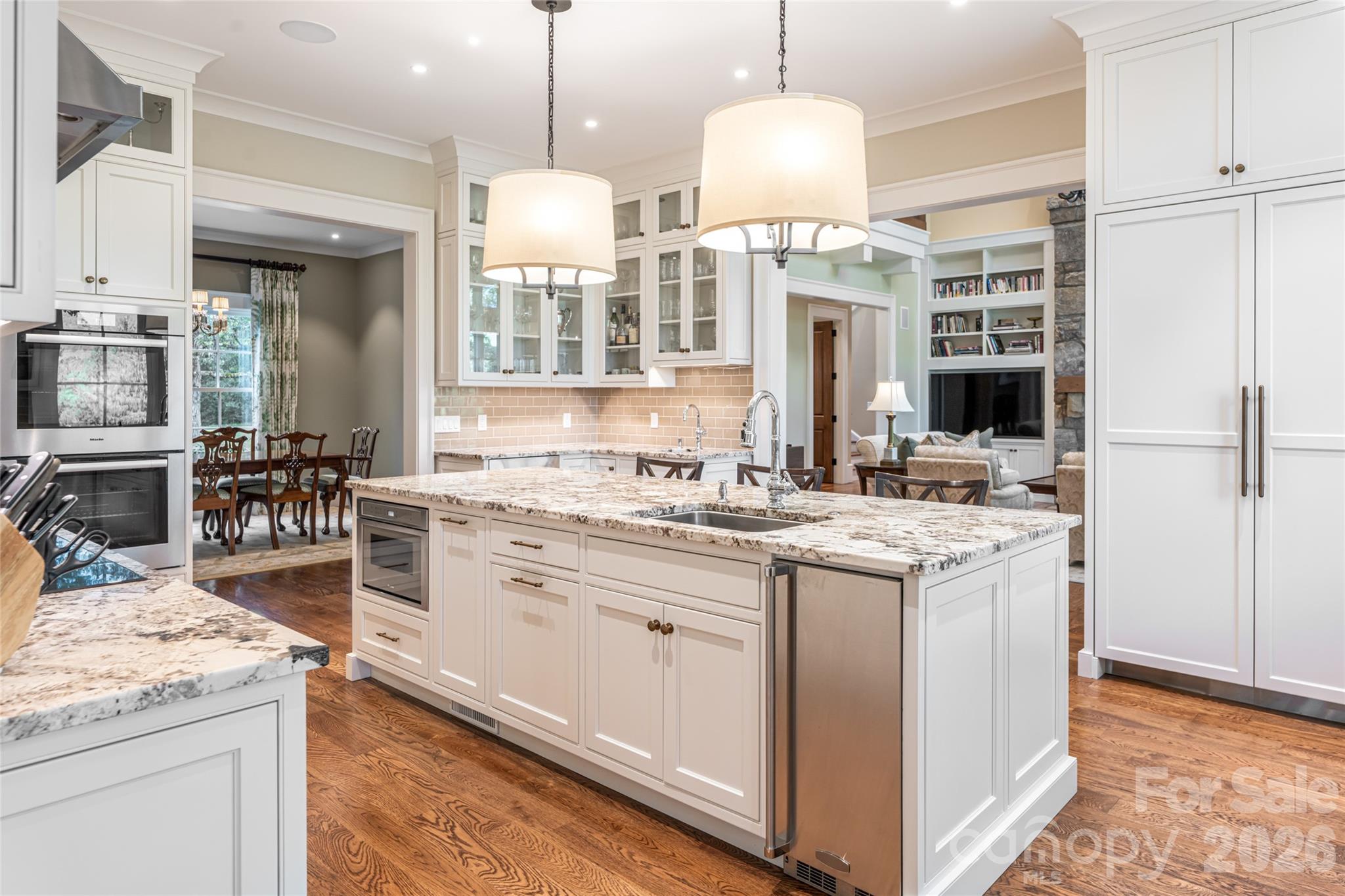 402 Vanderbilt Road — Asheville