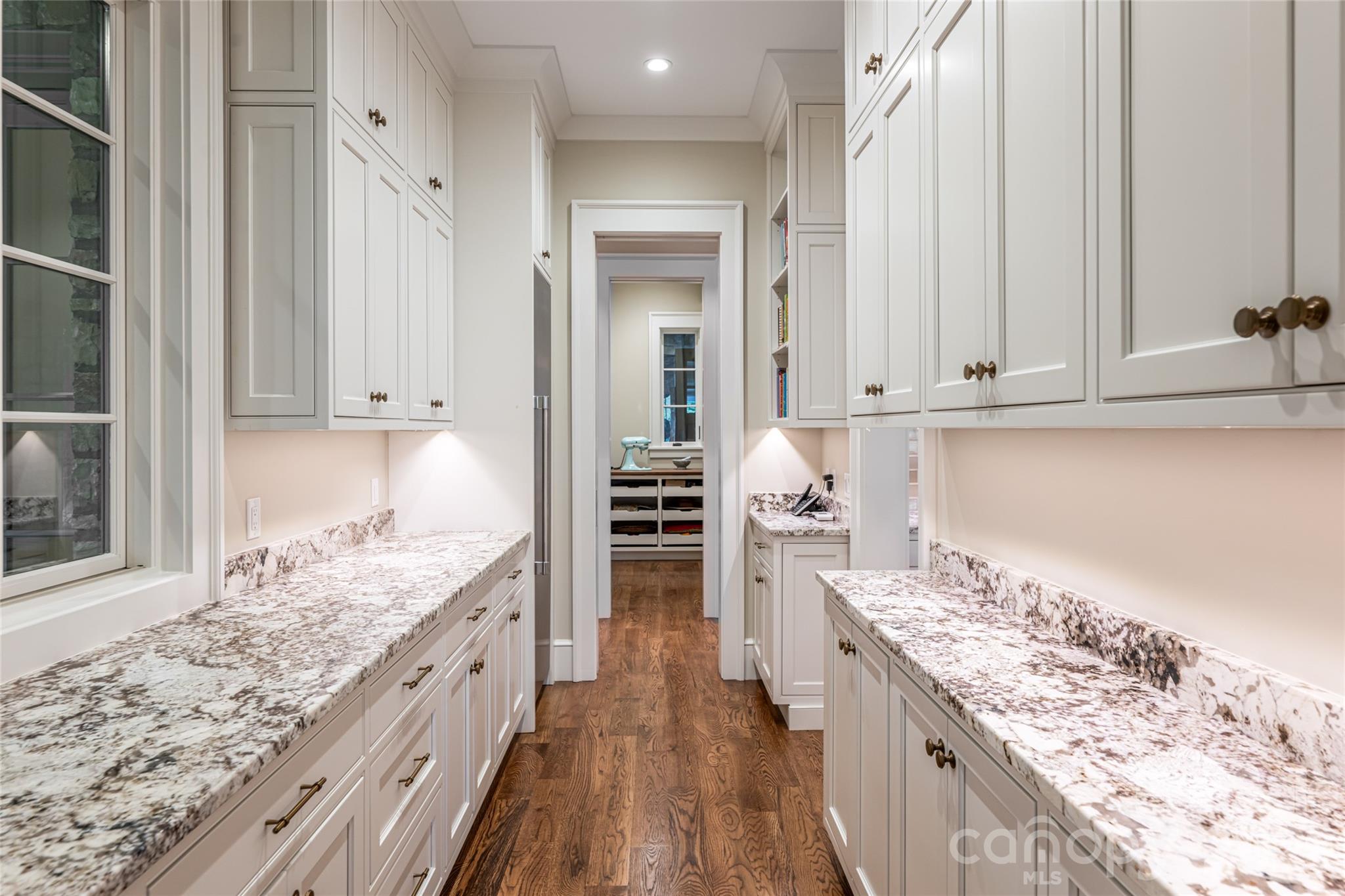 402 Vanderbilt Road — Asheville