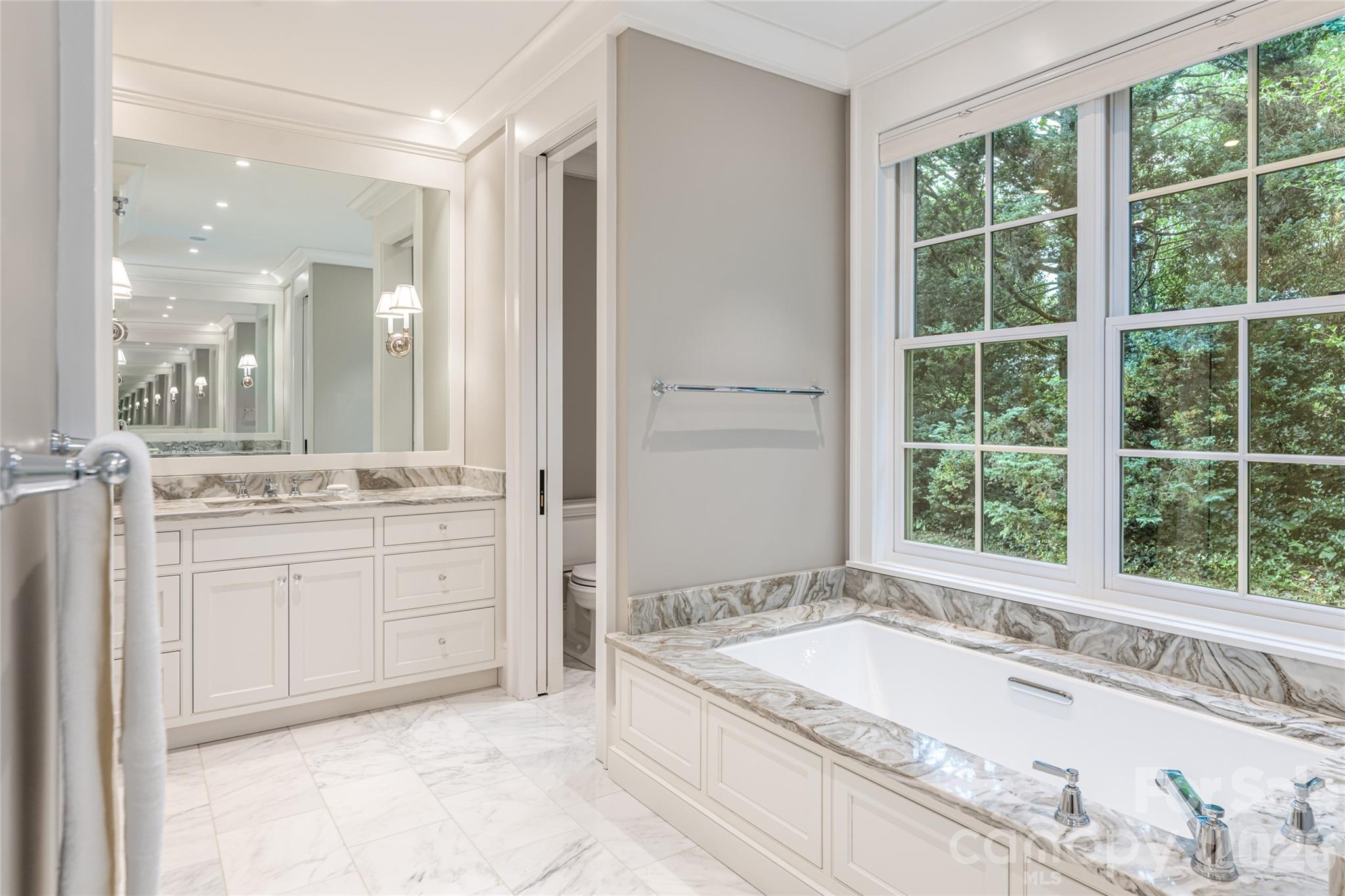 402 Vanderbilt Road — Asheville