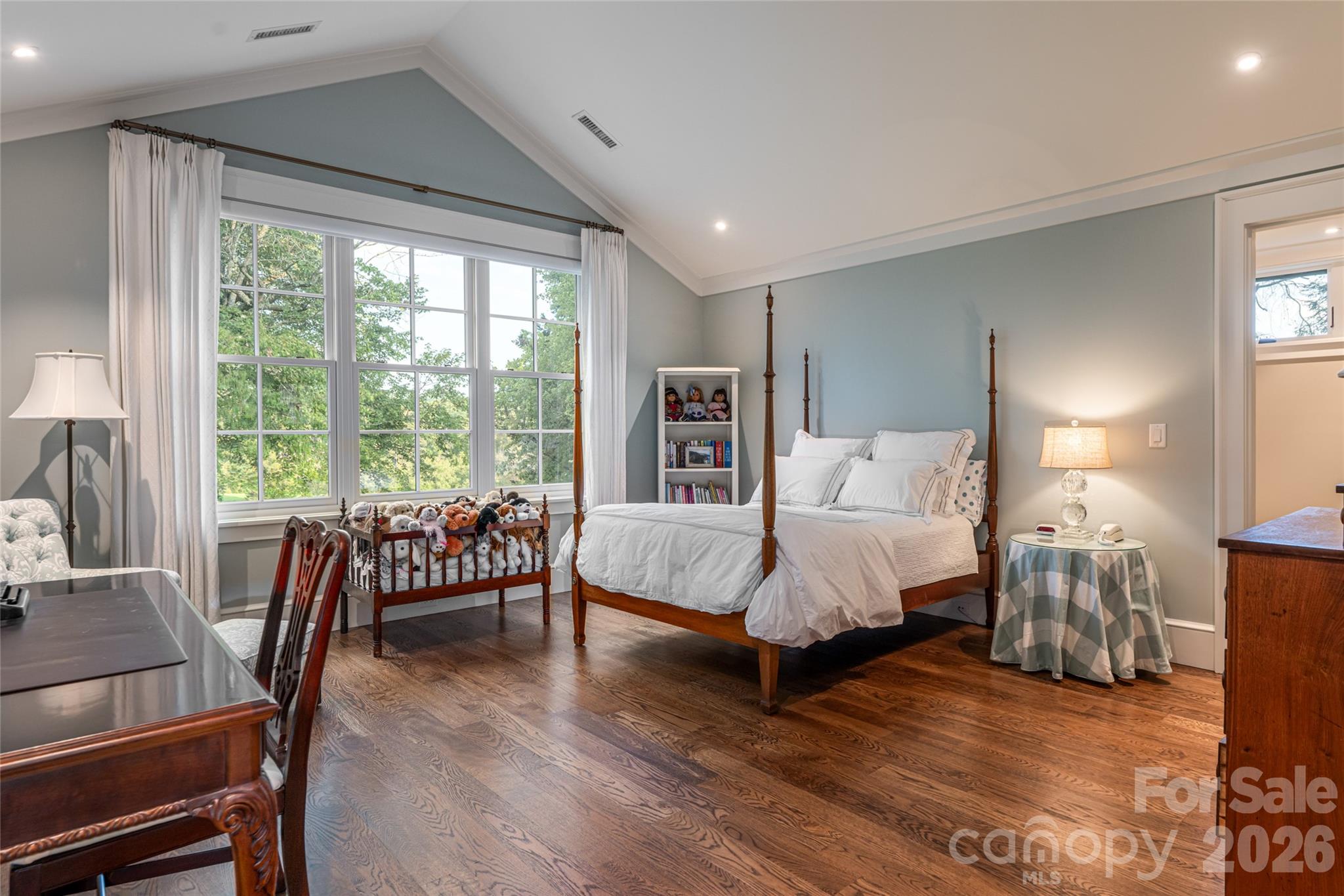 402 Vanderbilt Road — Asheville
